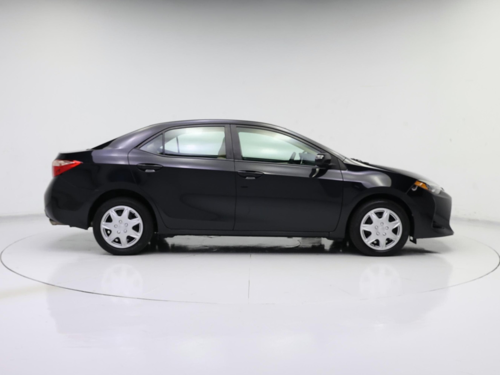 2019 Toyota Corolla LE - Photo 8