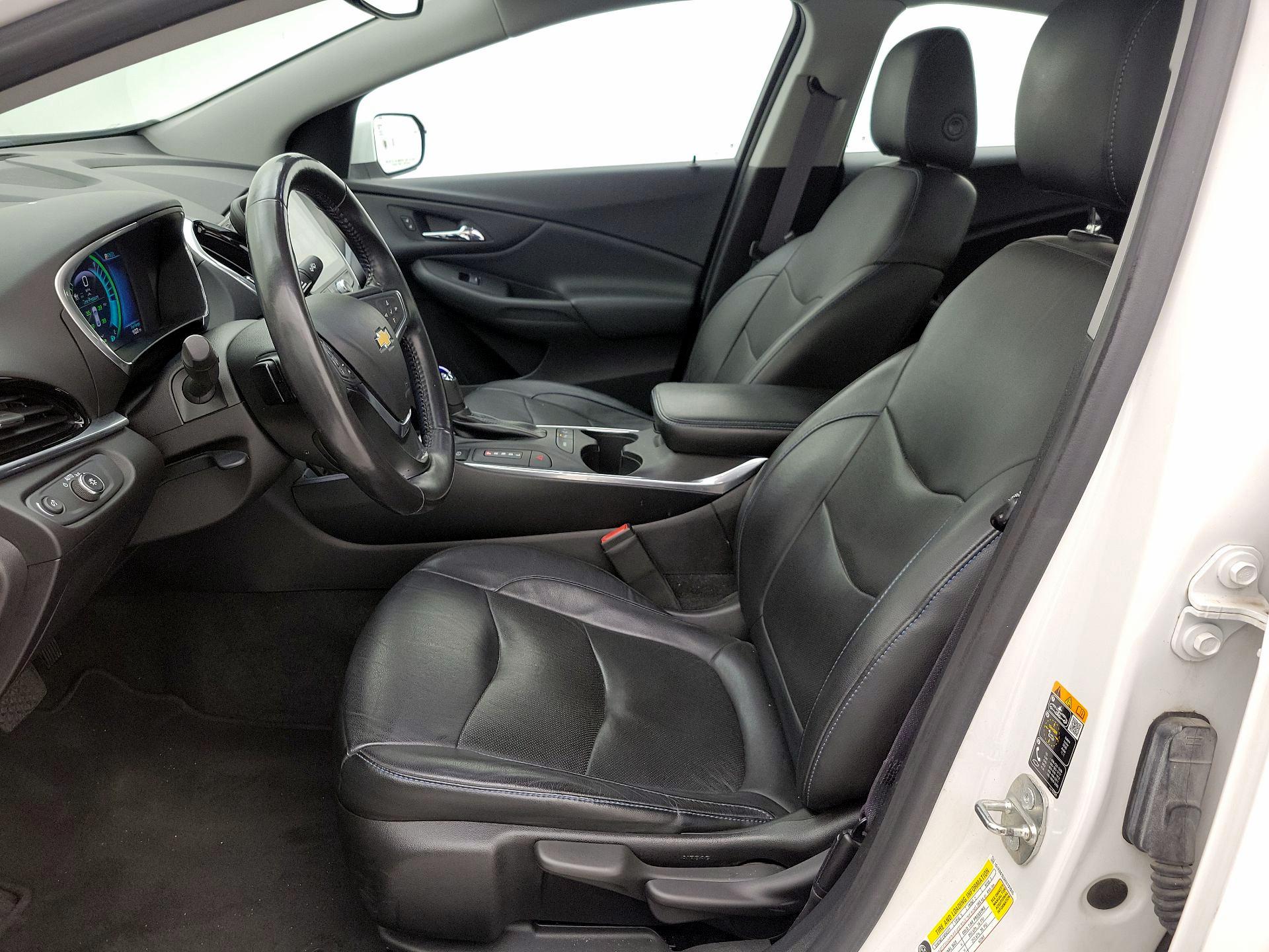 Thumbnail: 2017 Chevrolet Volt - 11