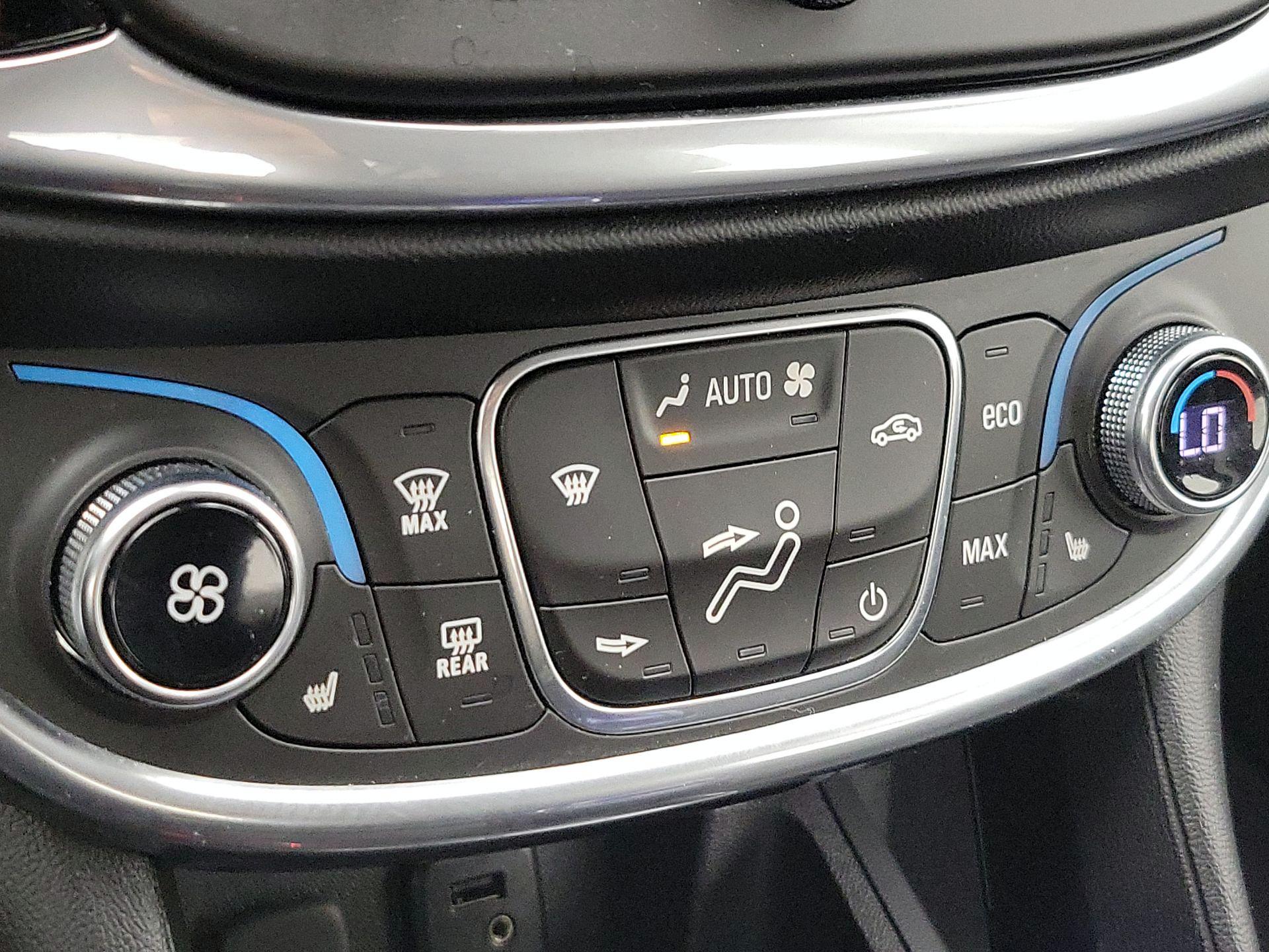 Thumbnail: 2017 Chevrolet Volt - 17