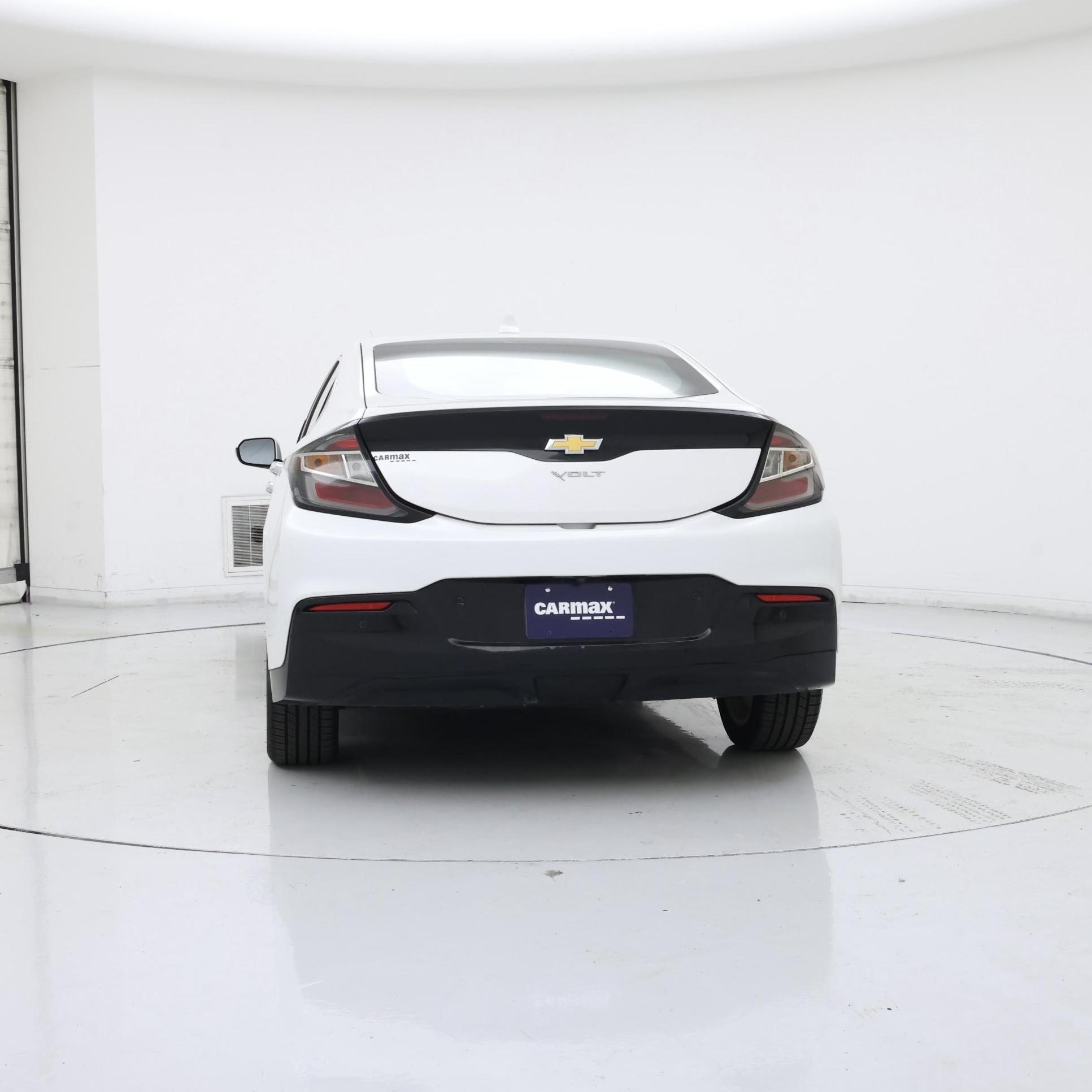 Thumbnail: 2017 Chevrolet Volt - 6