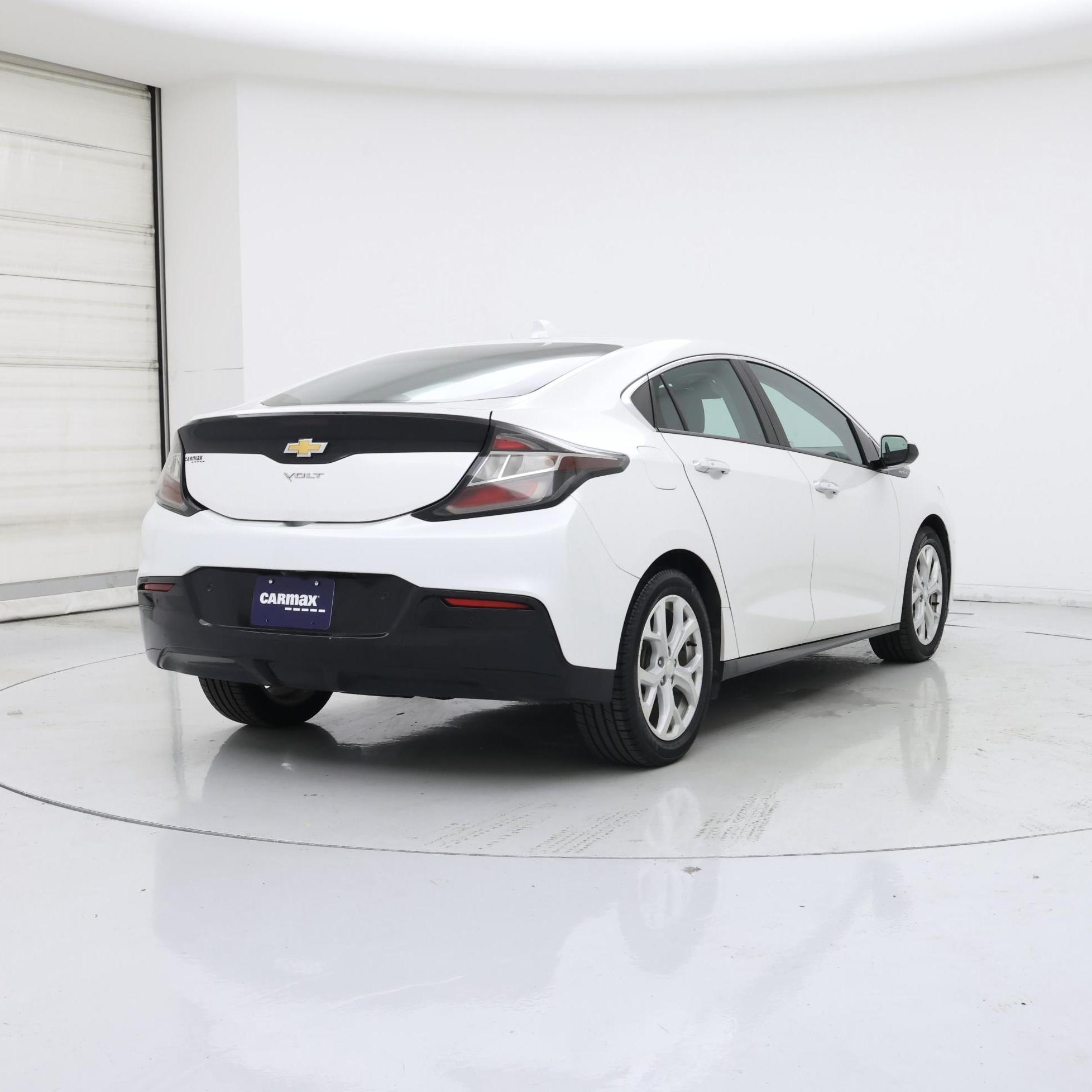 Thumbnail: 2017 Chevrolet Volt - 8