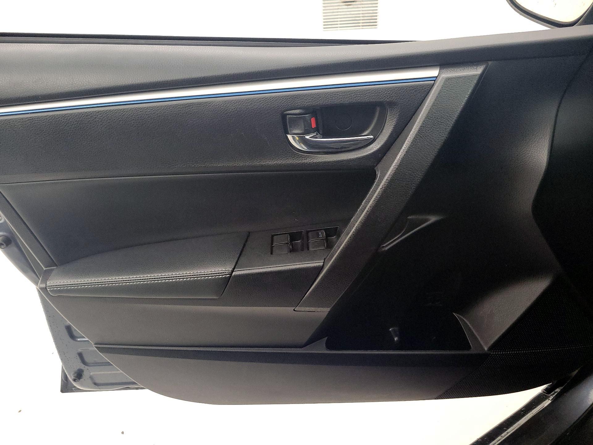 Thumbnail: 2016 Toyota Corolla - 12