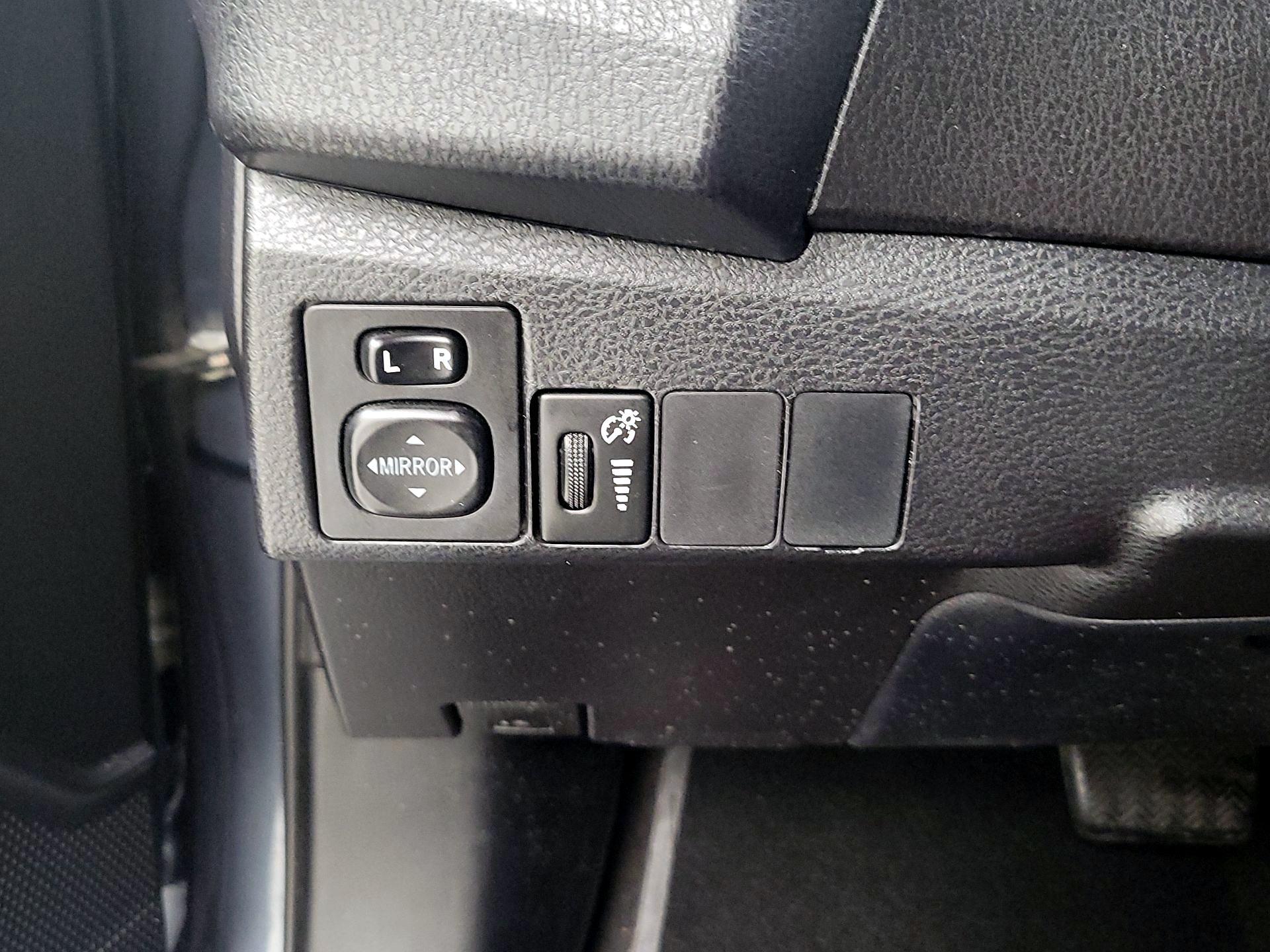 Thumbnail: 2016 Toyota Corolla - 13