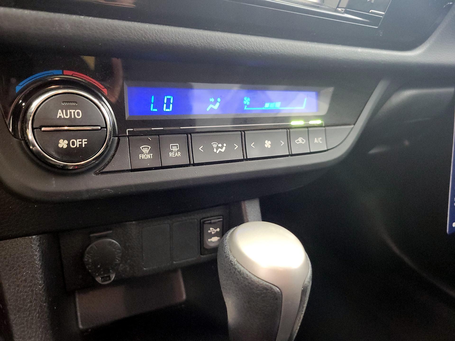 Thumbnail: 2016 Toyota Corolla - 16