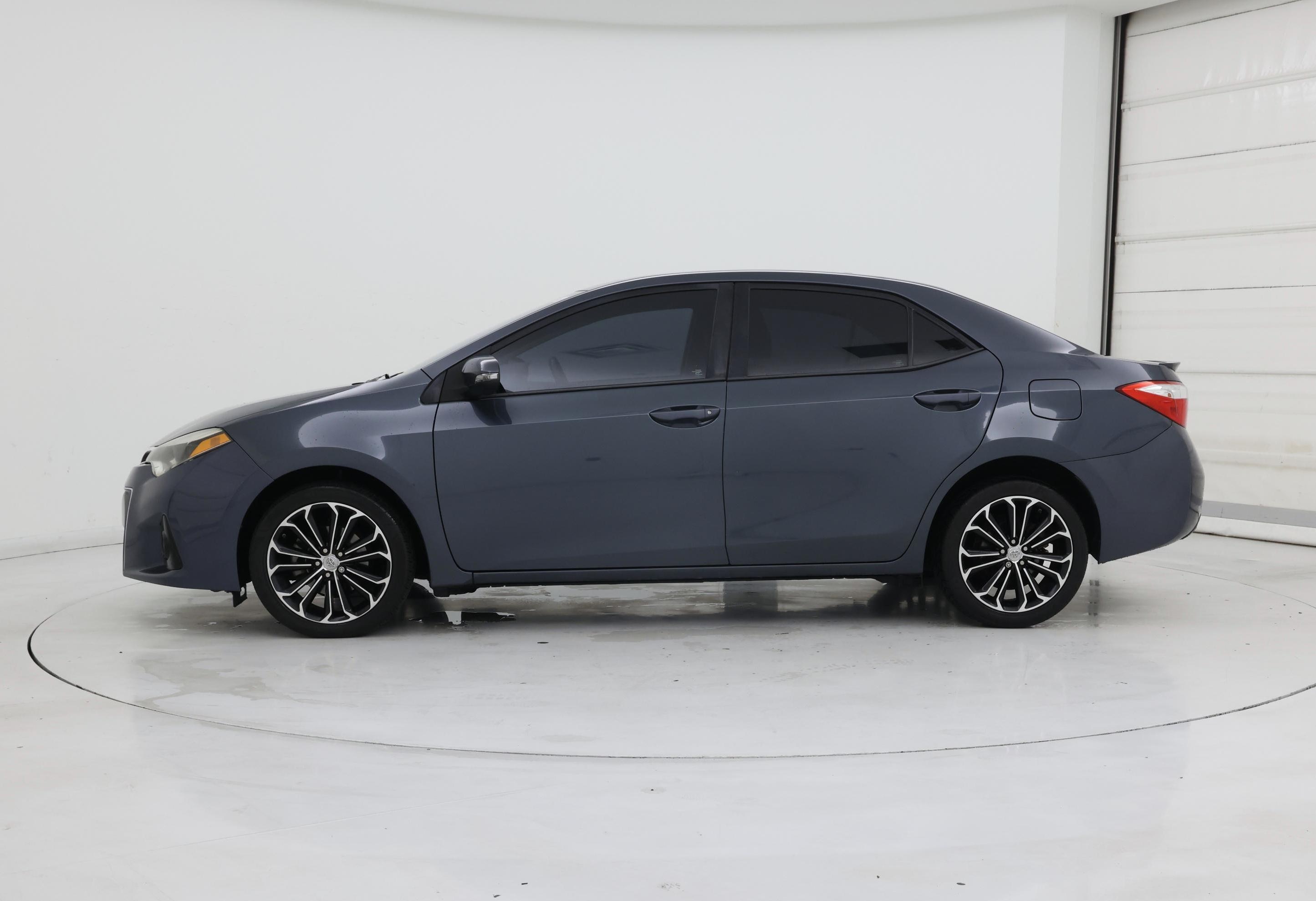 Thumbnail: 2016 Toyota Corolla - 3