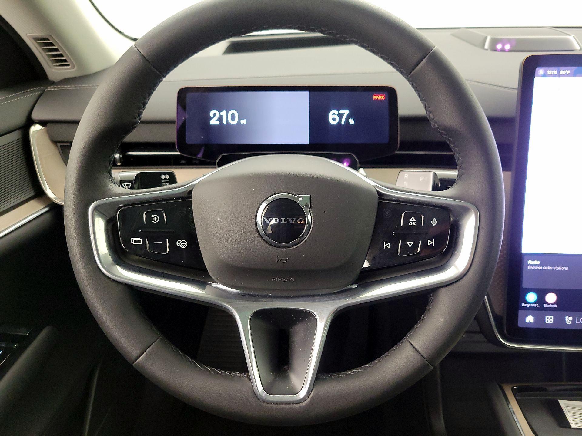Thumbnail: 2025 Volvo EX90 - 10