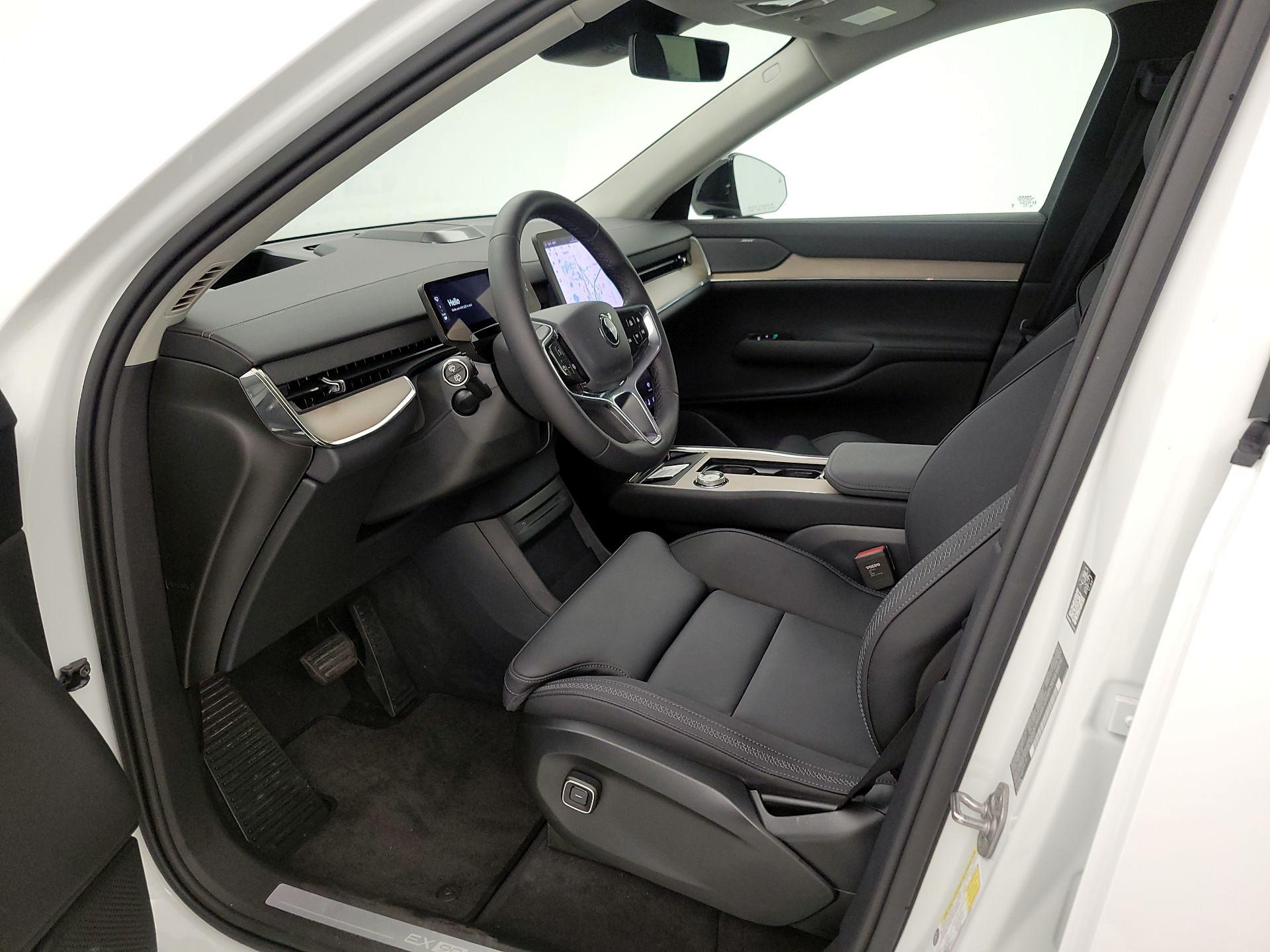 Thumbnail: 2025 Volvo EX90 - 11