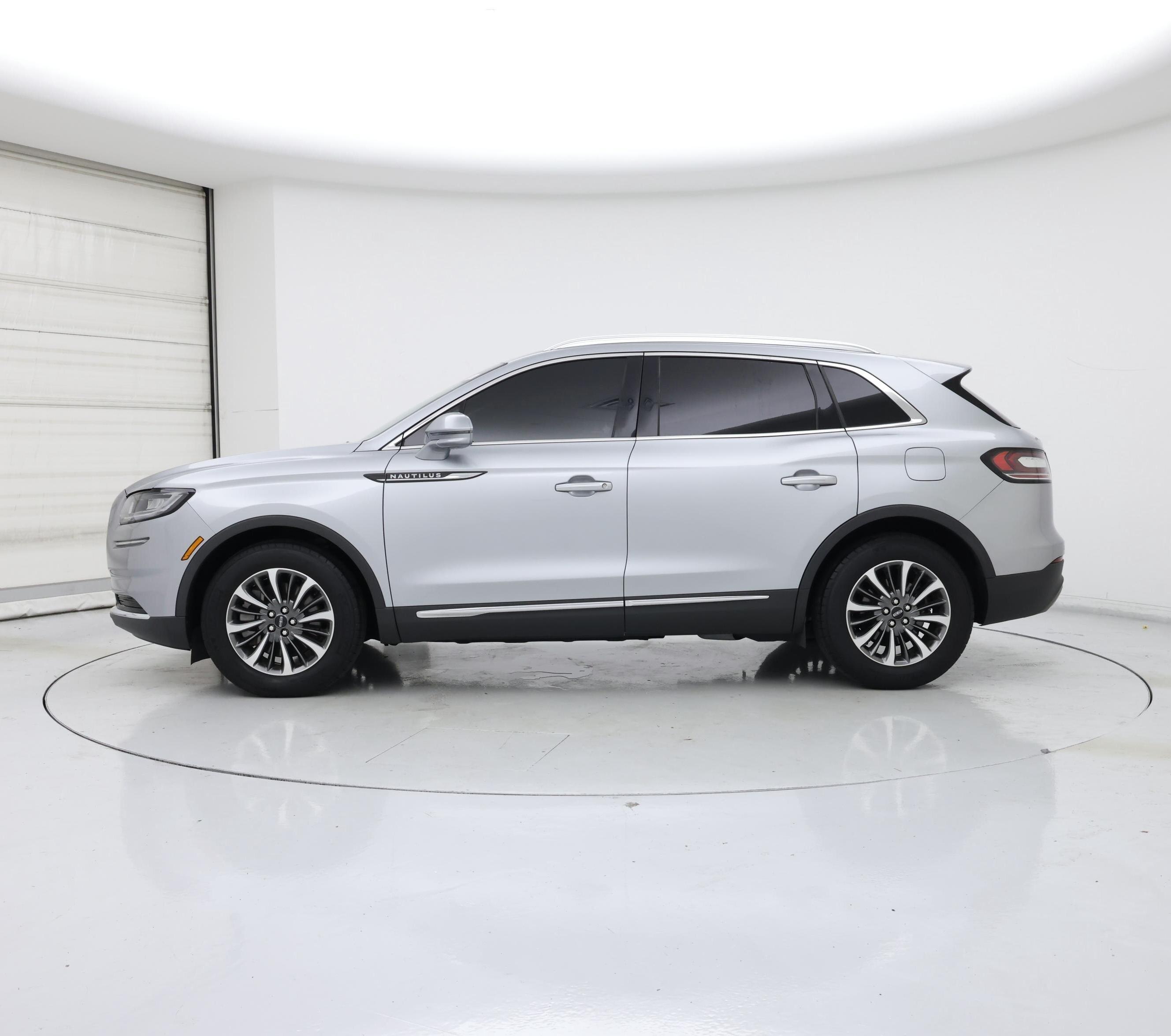 Thumbnail: 2022 Lincoln Nautilus - 3