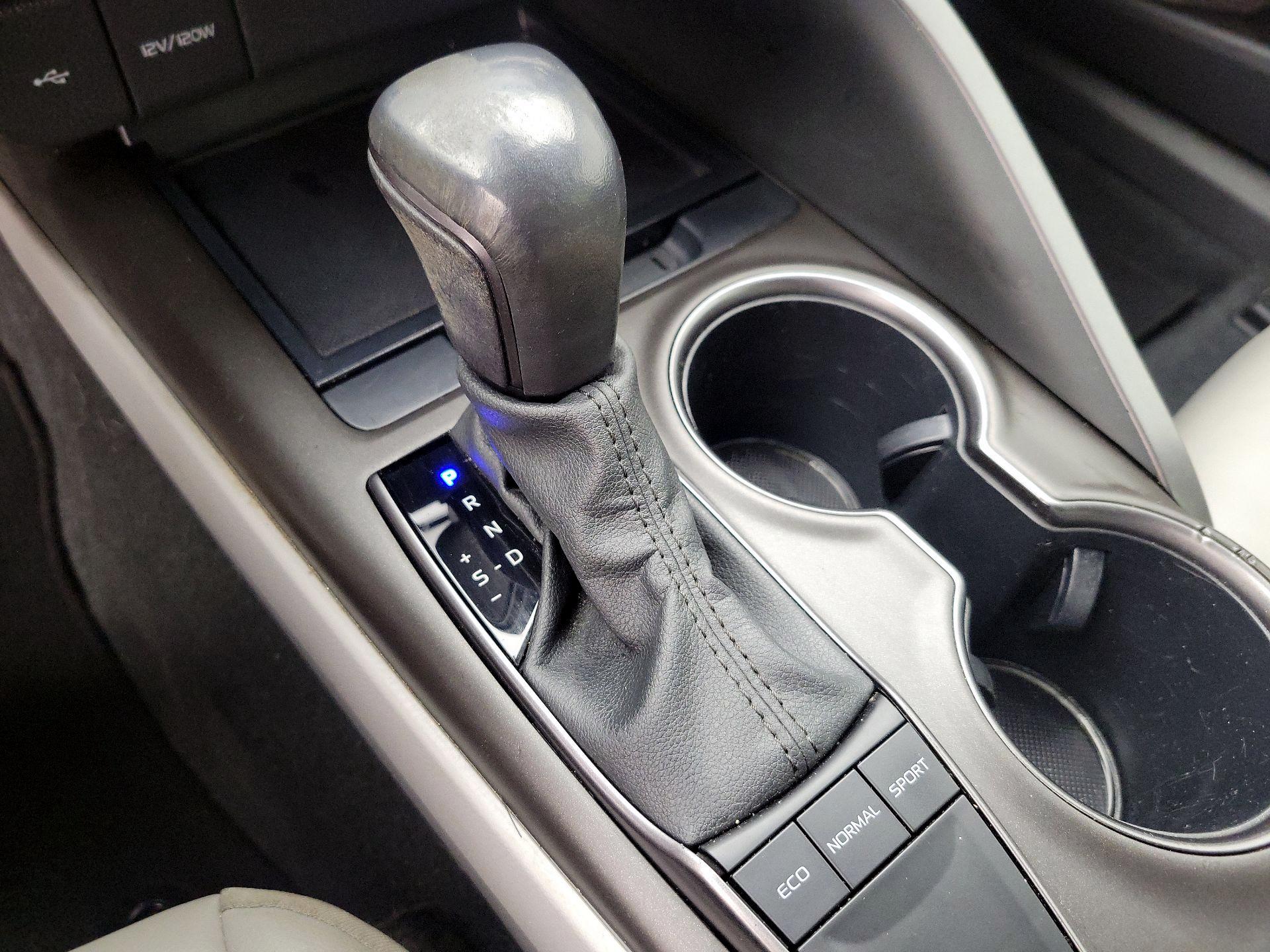 Thumbnail: 2023 Toyota Camry - 17