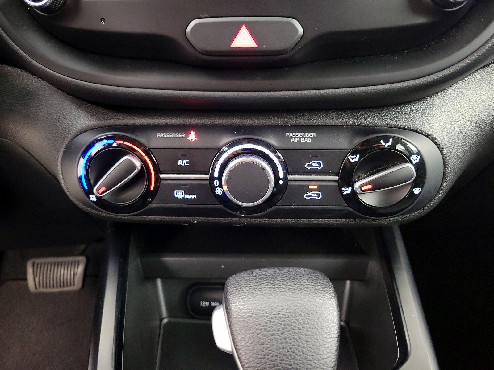 2025 Kia Soul LX - Photo 17