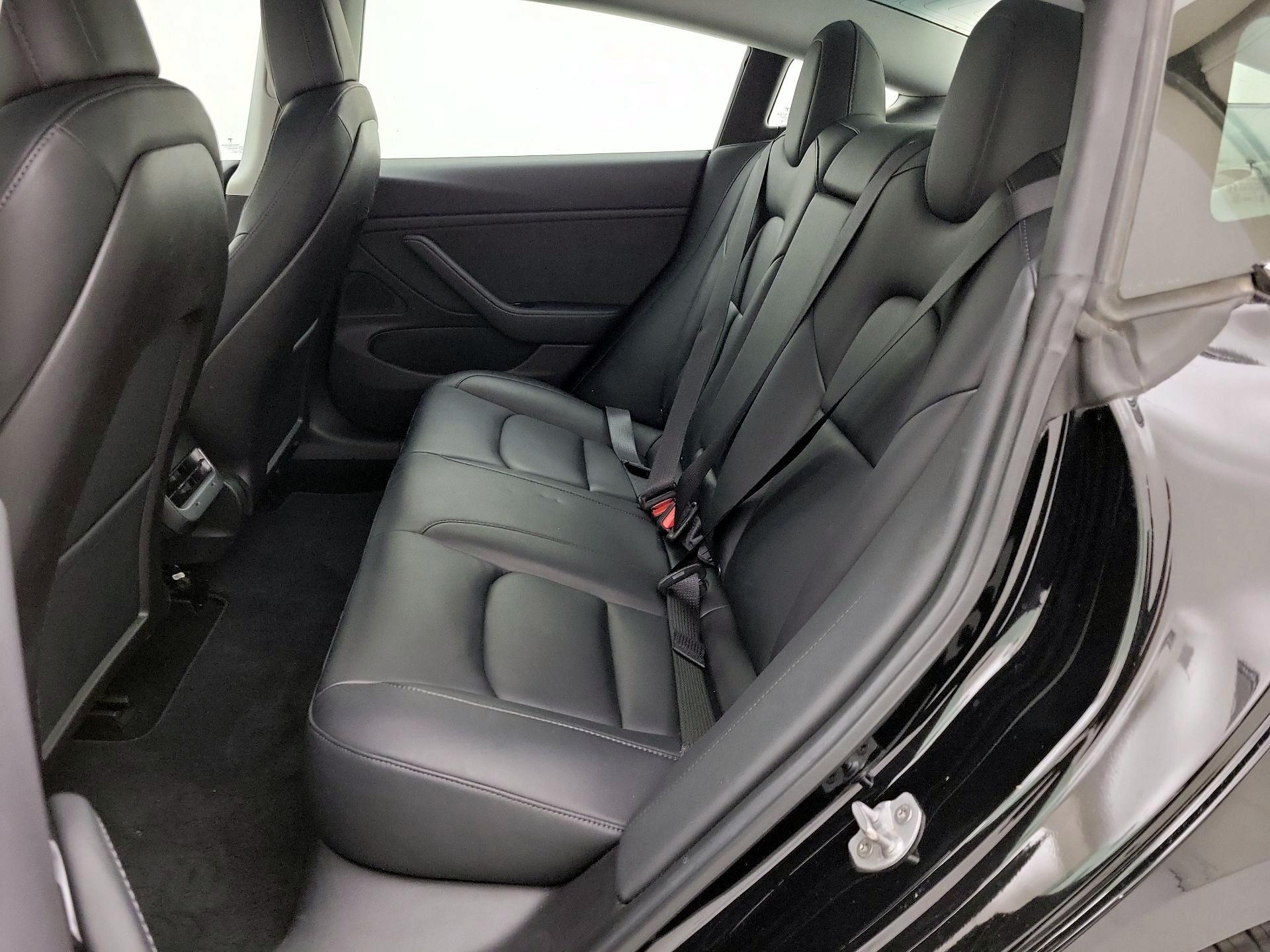Thumbnail: 2019 Tesla Model 3 - 20