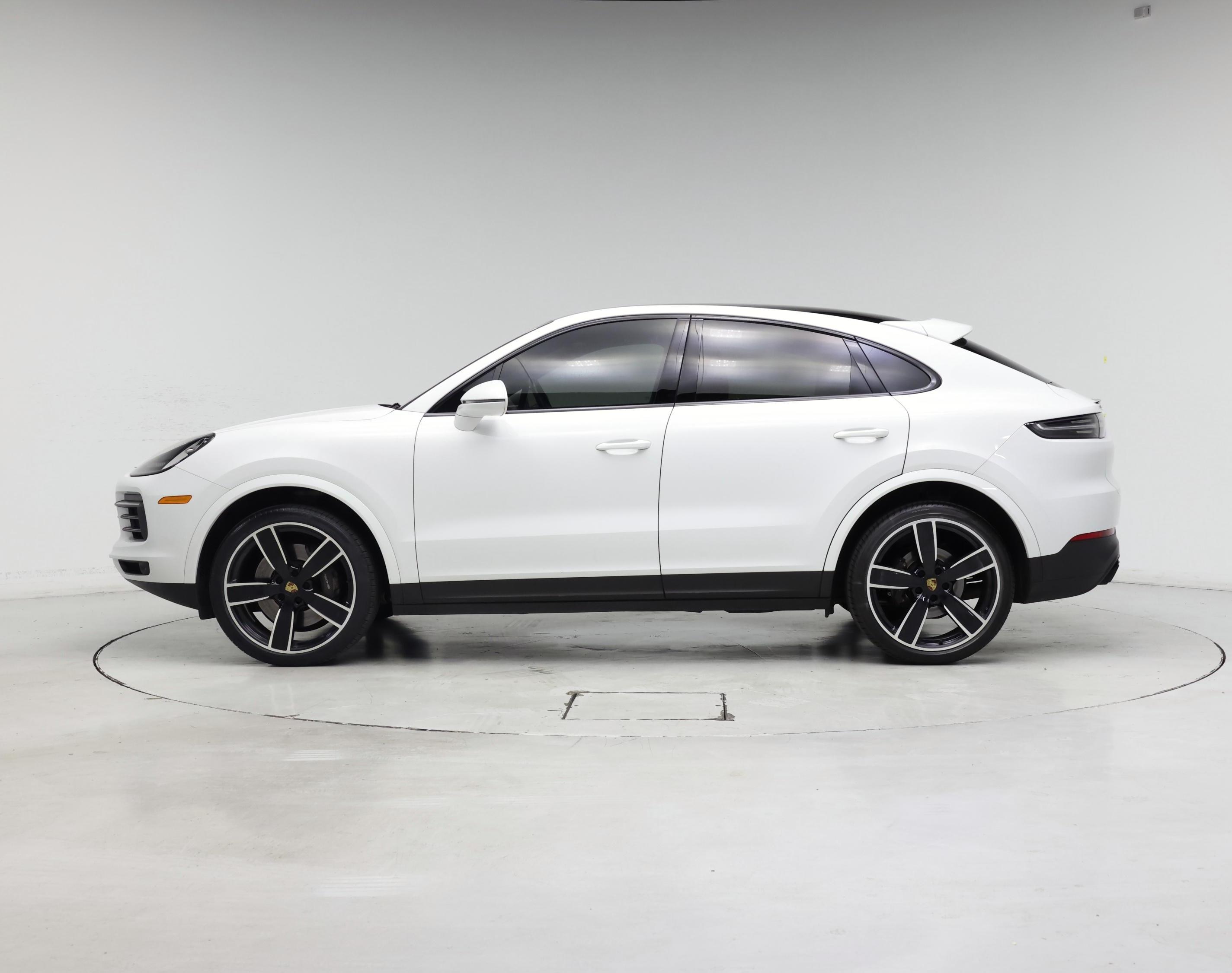 Thumbnail: 2023 Porsche Cayenne - 3