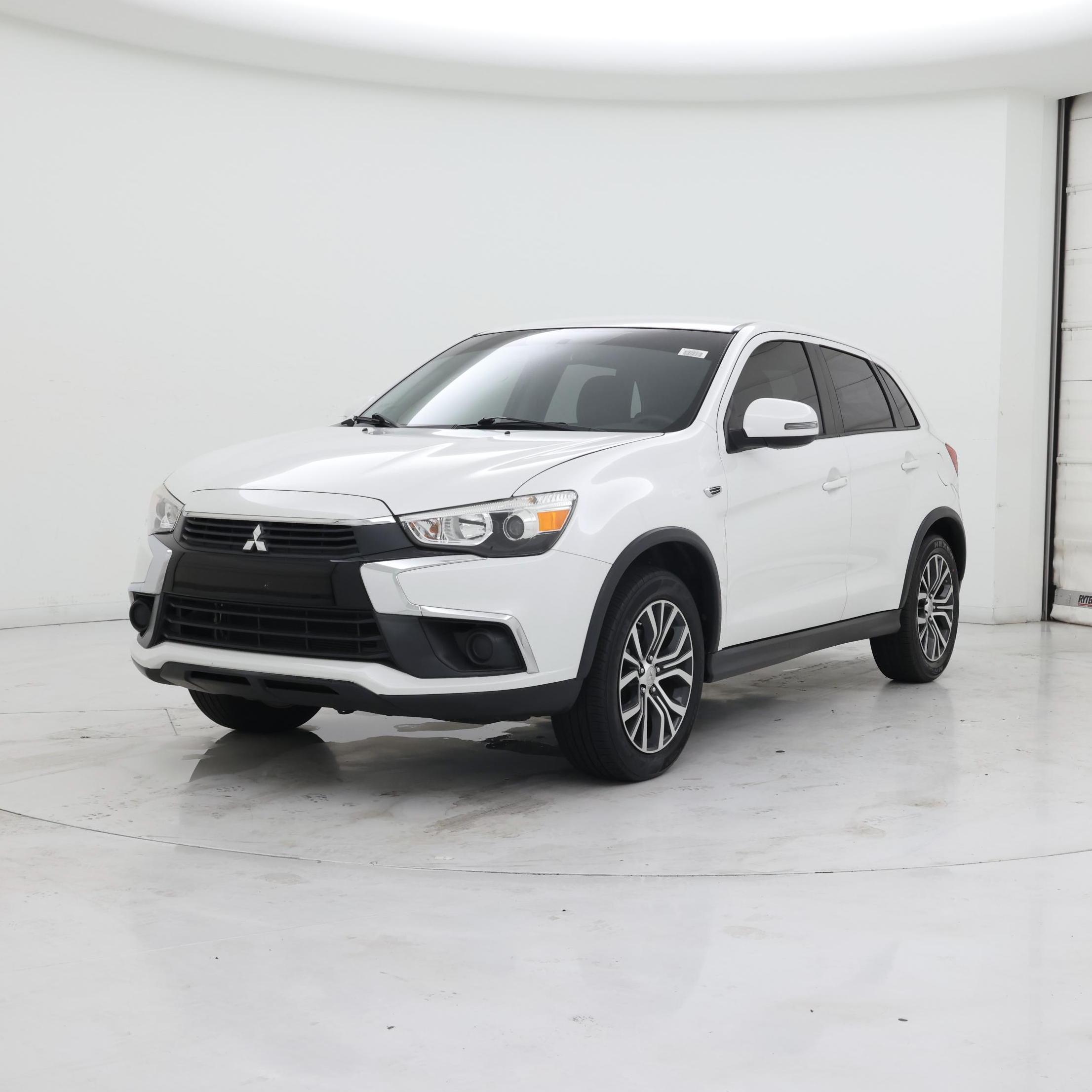 Thumbnail: 2017 Mitsubishi Outlander Sport - 4