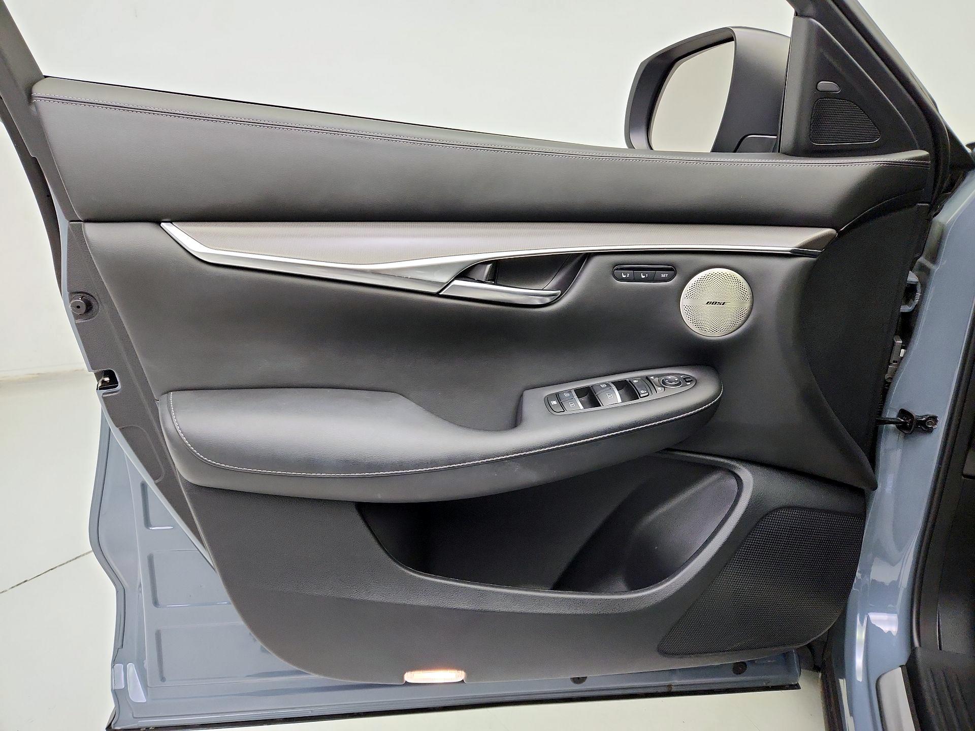 Thumbnail: 2023 INFINITI QX50 - 12