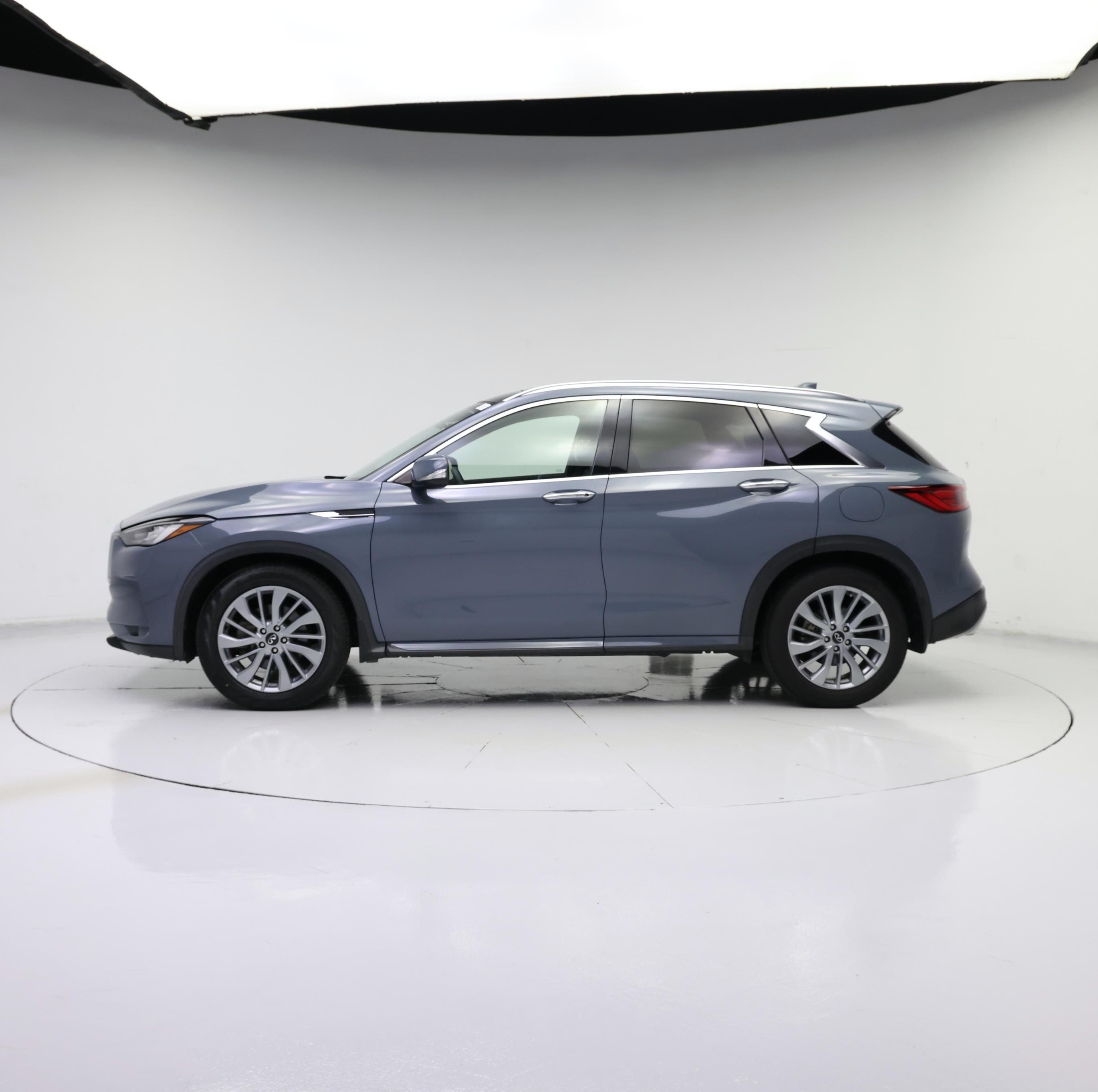 Thumbnail: 2023 INFINITI QX50 - 3