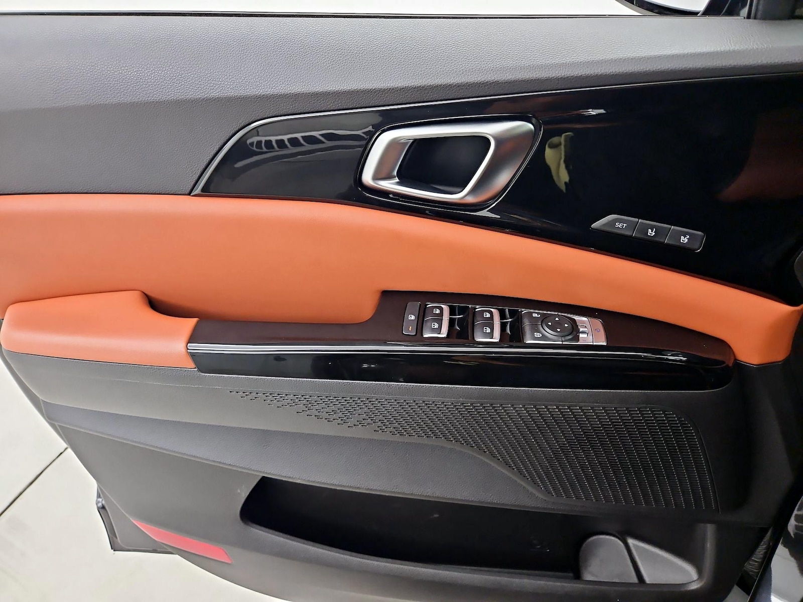 2023 Kia Carnival SX - Photo 11