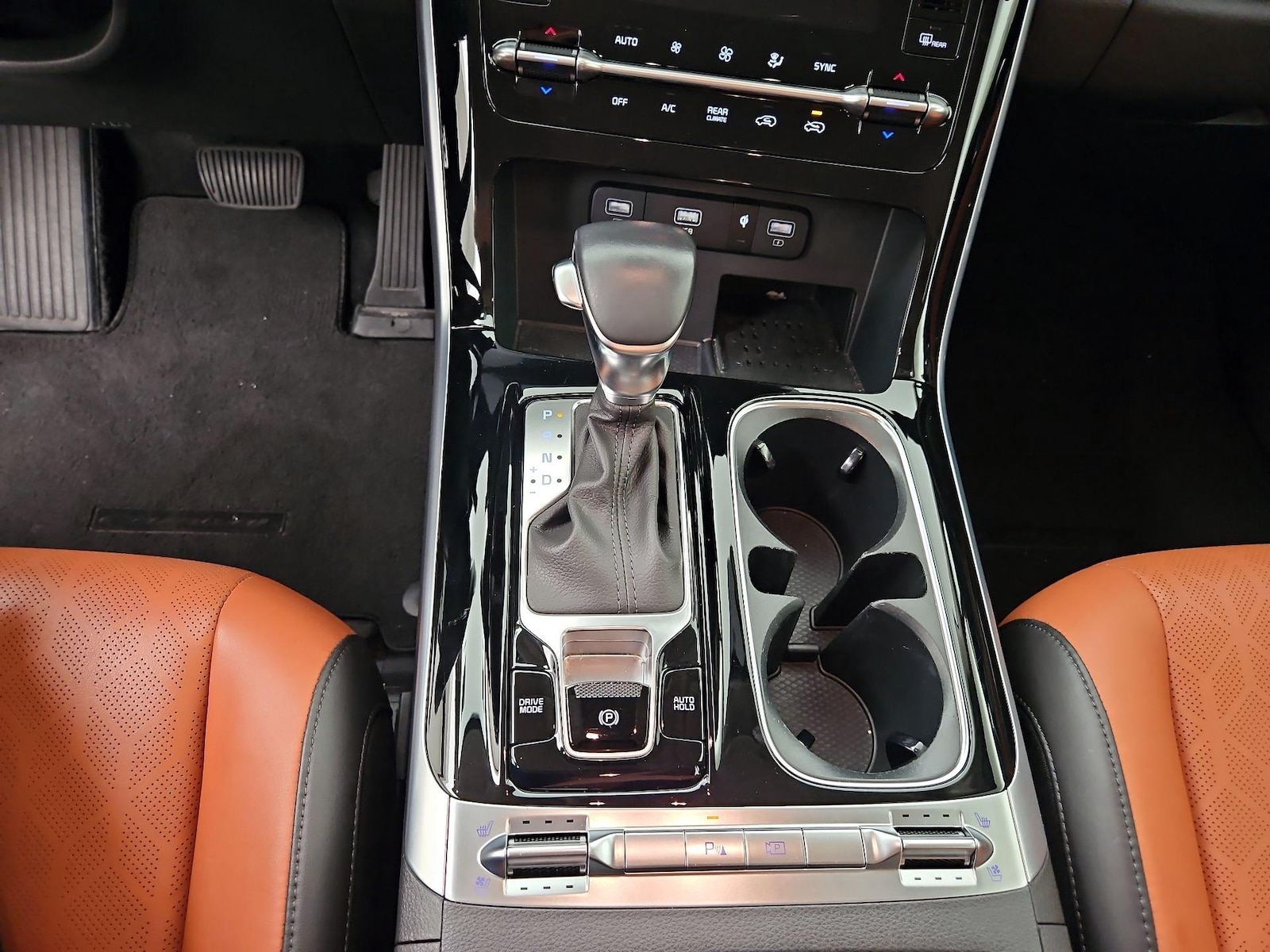 2023 Kia Carnival SX - Photo 17
