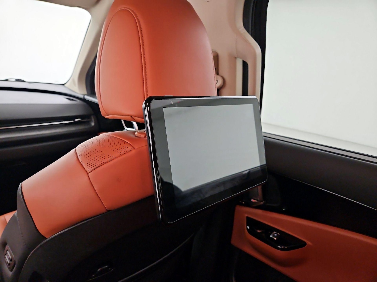 2023 Kia Carnival SX - Photo 24