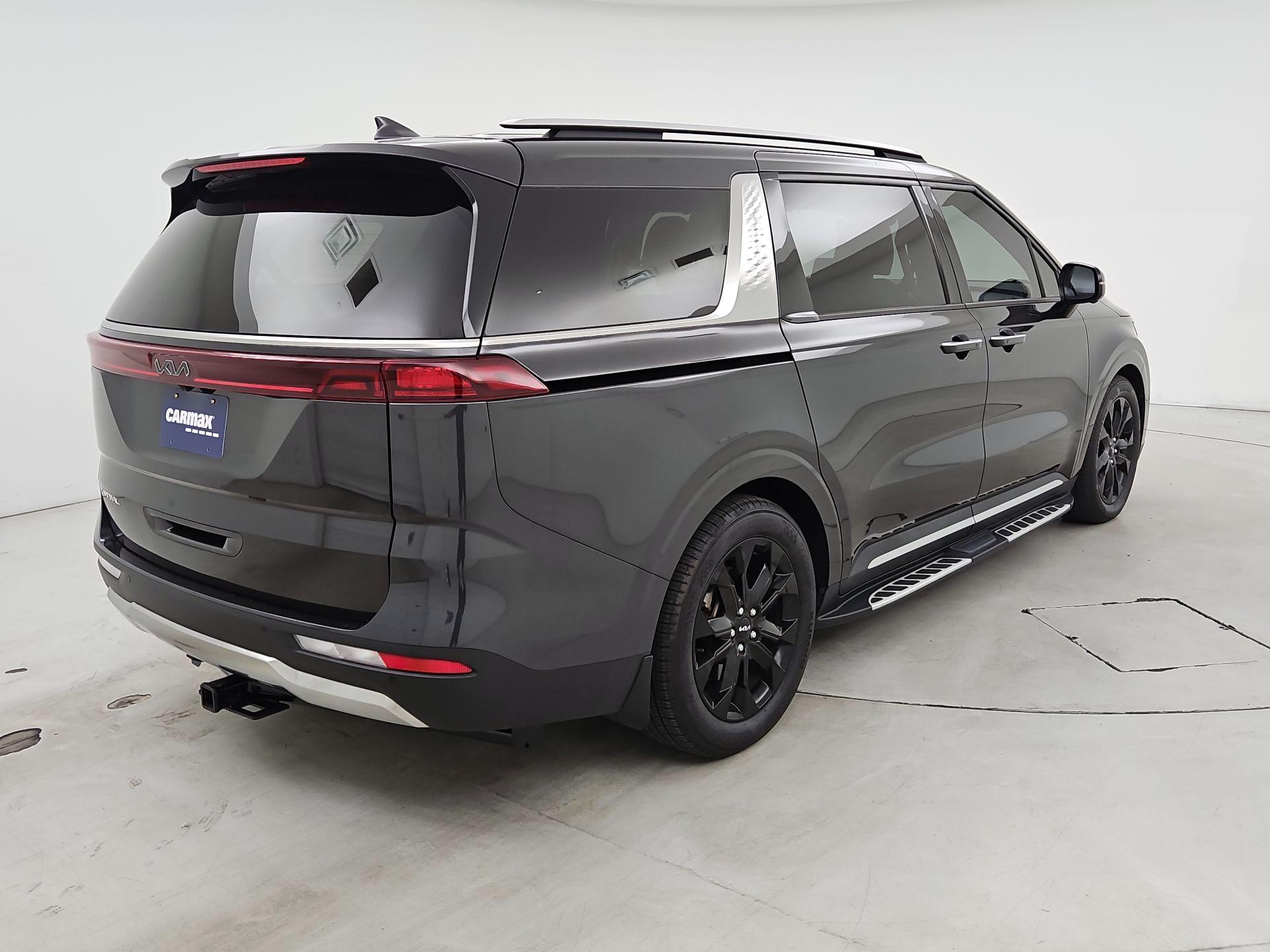Thumbnail: 2023 Kia Carnival - 5