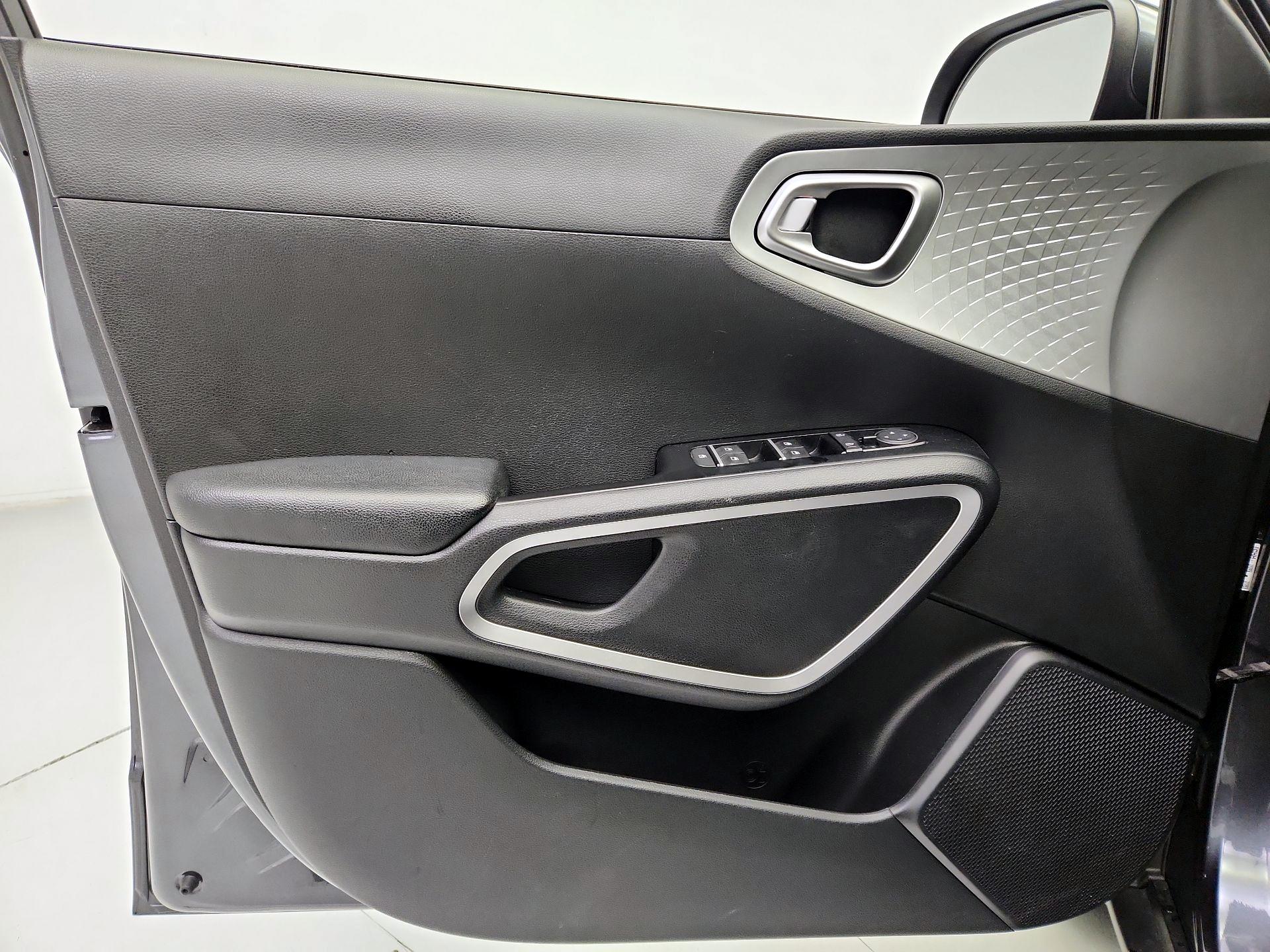 Thumbnail: 2020 Kia Soul - 12