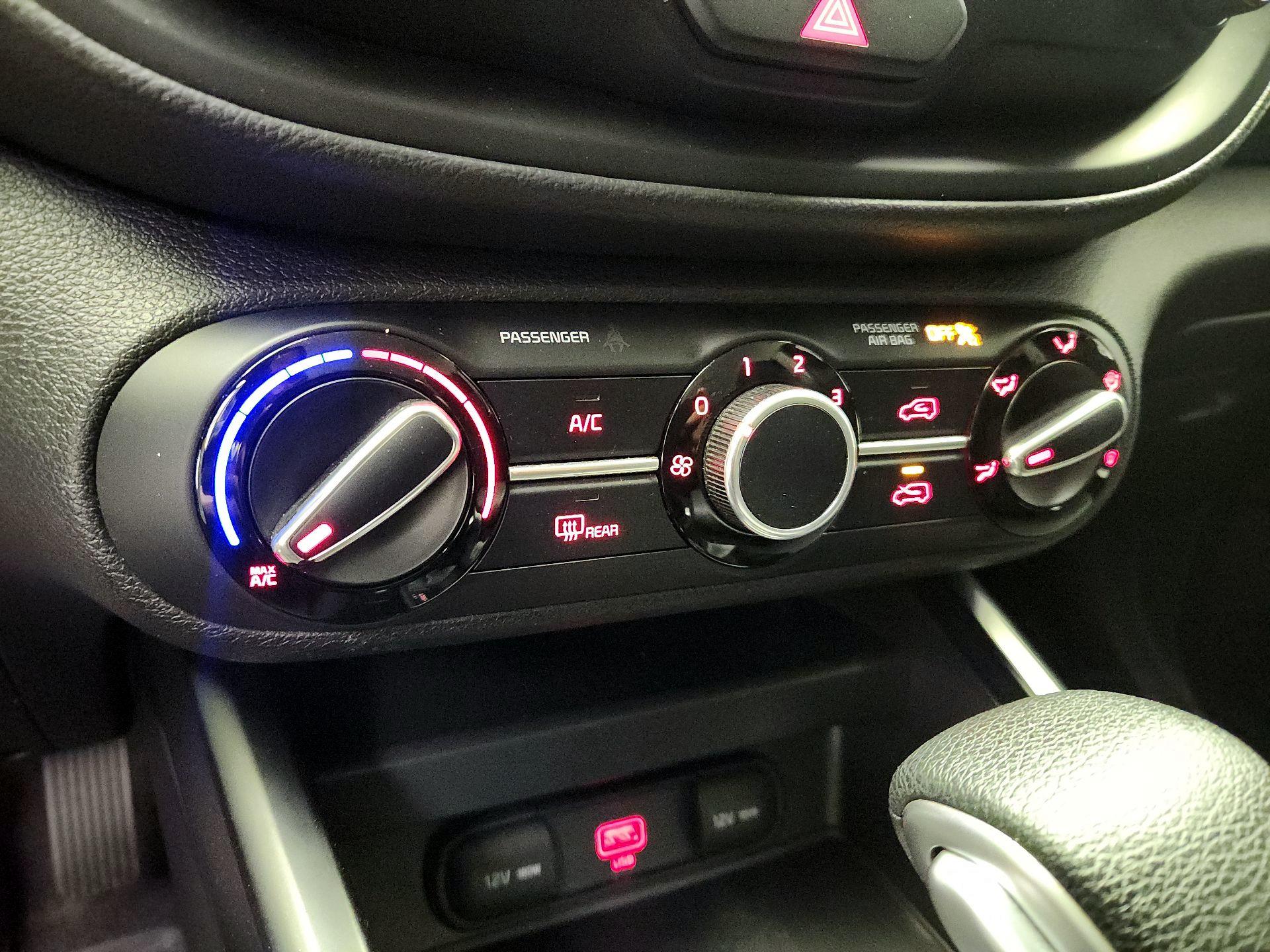 Thumbnail: 2020 Kia Soul - 16