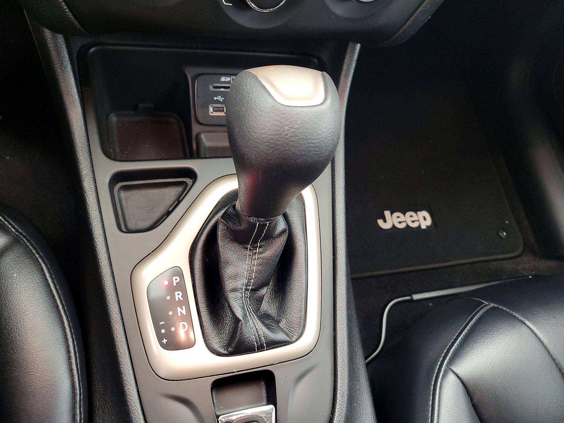 Thumbnail: 2018 Jeep Cherokee - 17