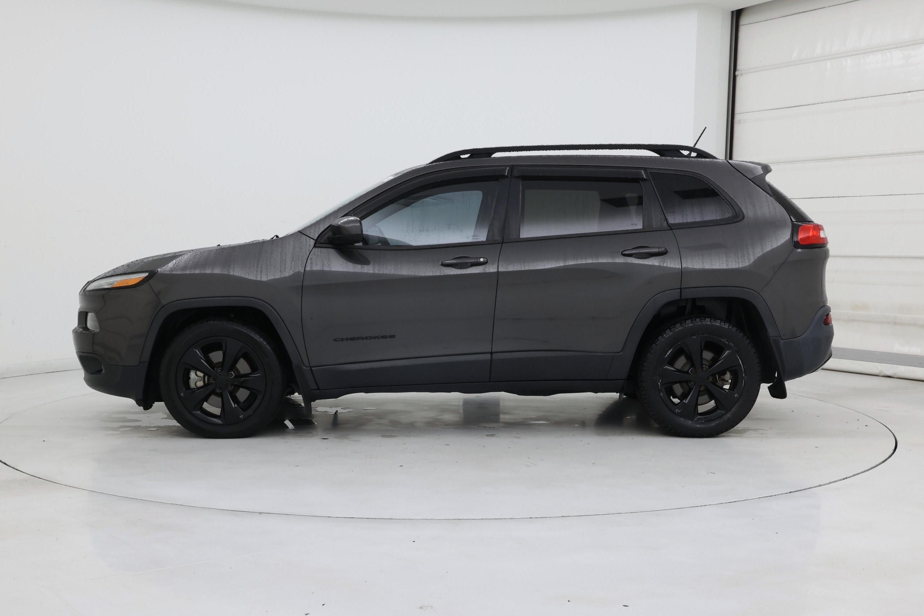 Thumbnail: 2018 Jeep Cherokee - 3
