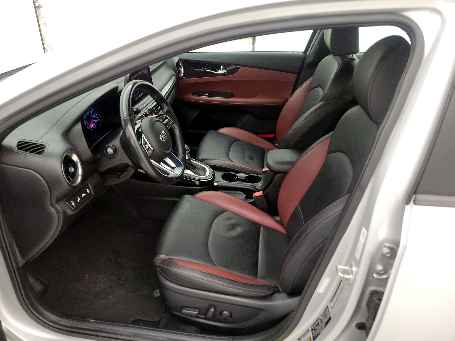 Thumbnail: 2020 Kia Forte - 11