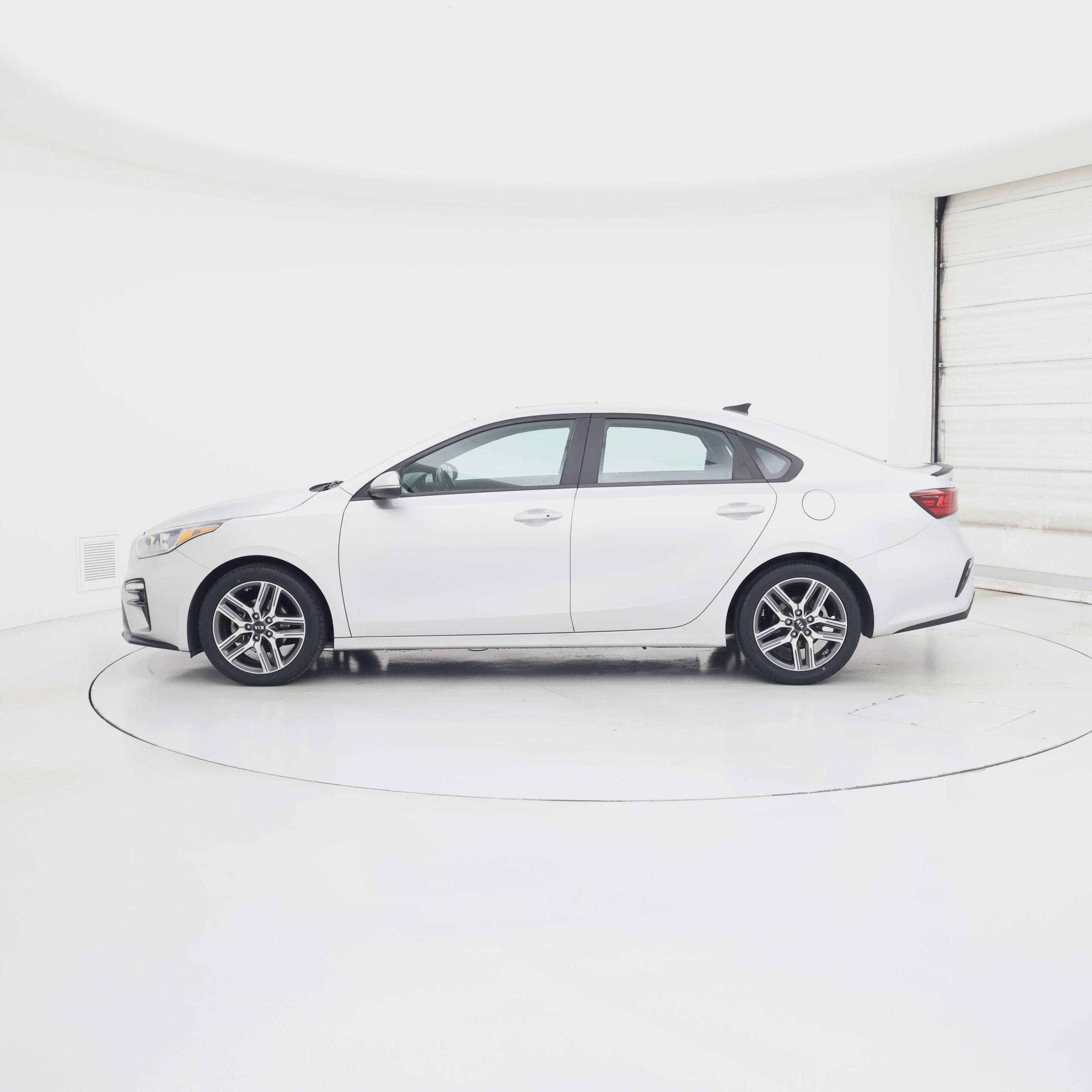 Thumbnail: 2020 Kia Forte - 3