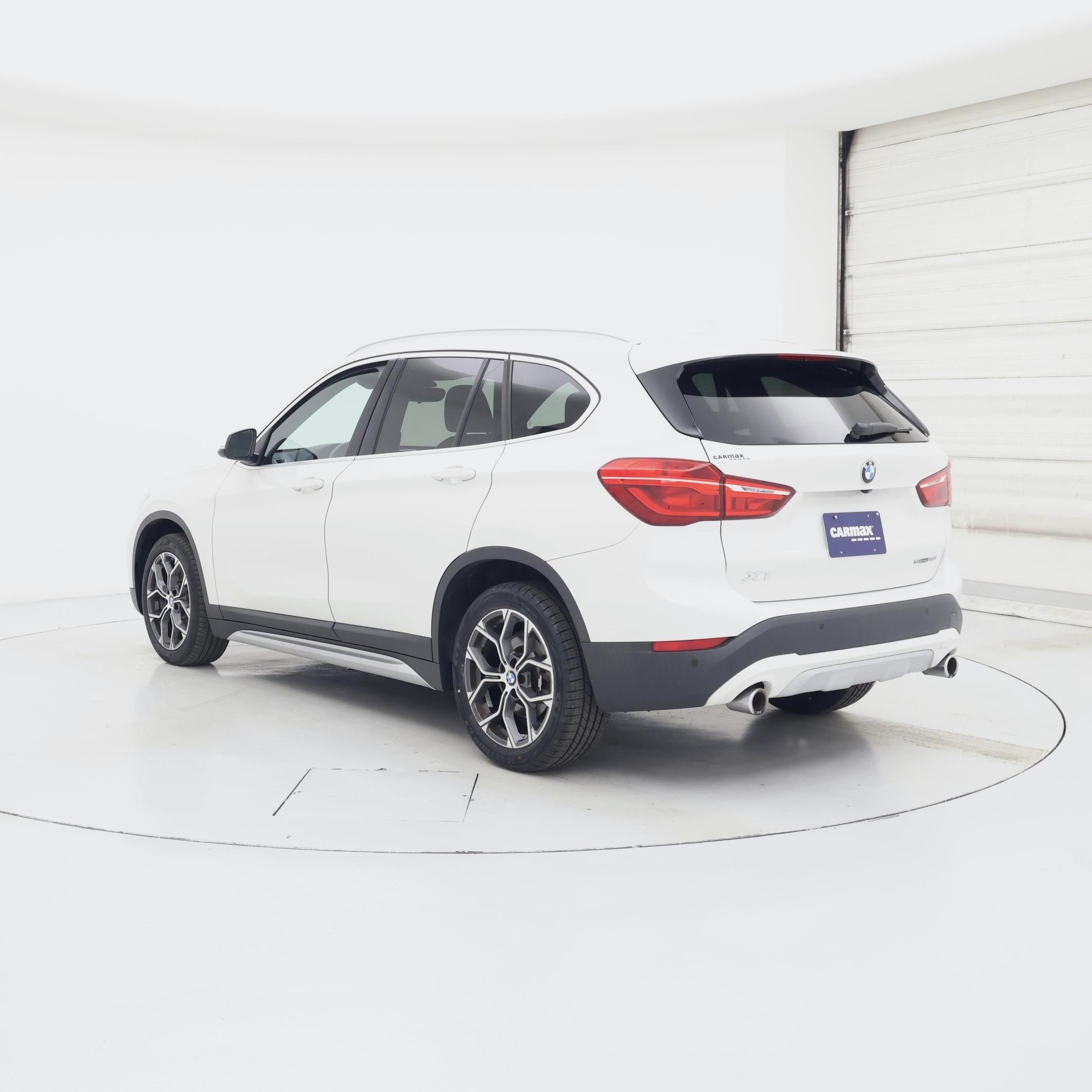 Thumbnail: 2021 BMW X1 - 2