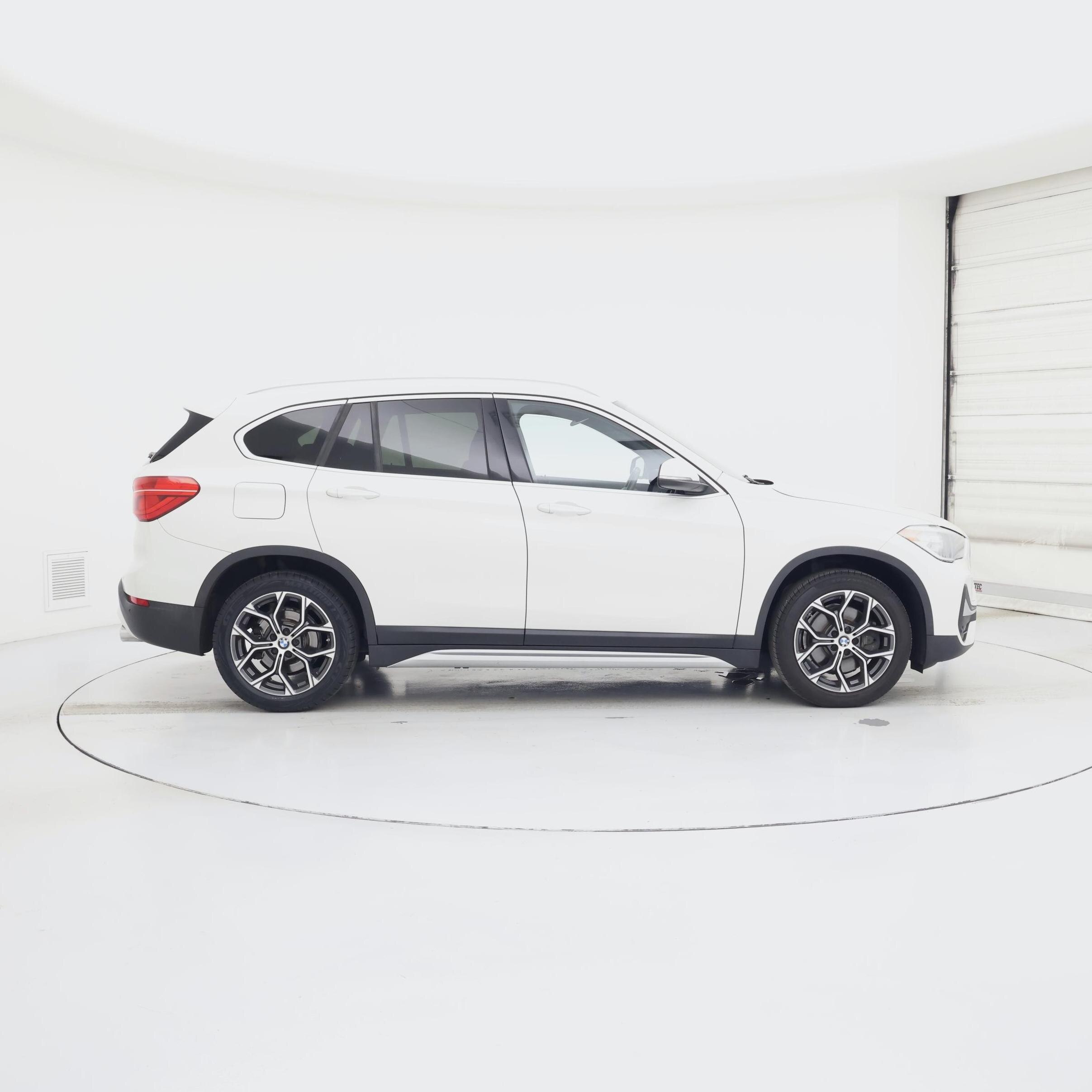 Thumbnail: 2021 BMW X1 - 7