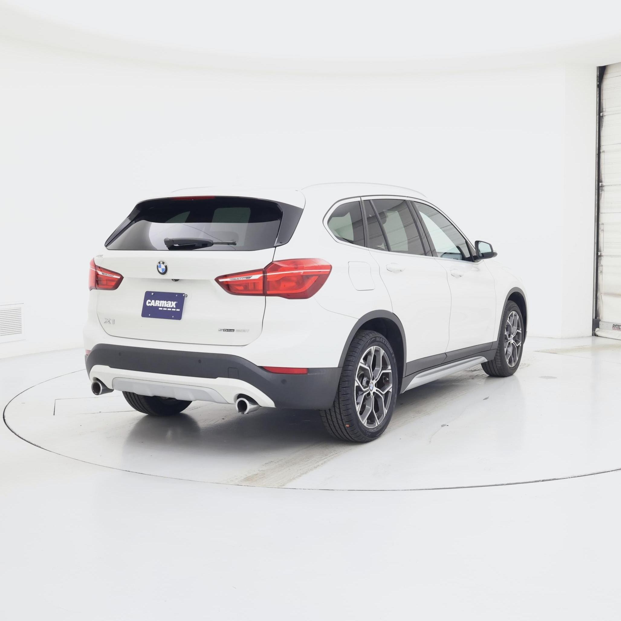 Thumbnail: 2021 BMW X1 - 8