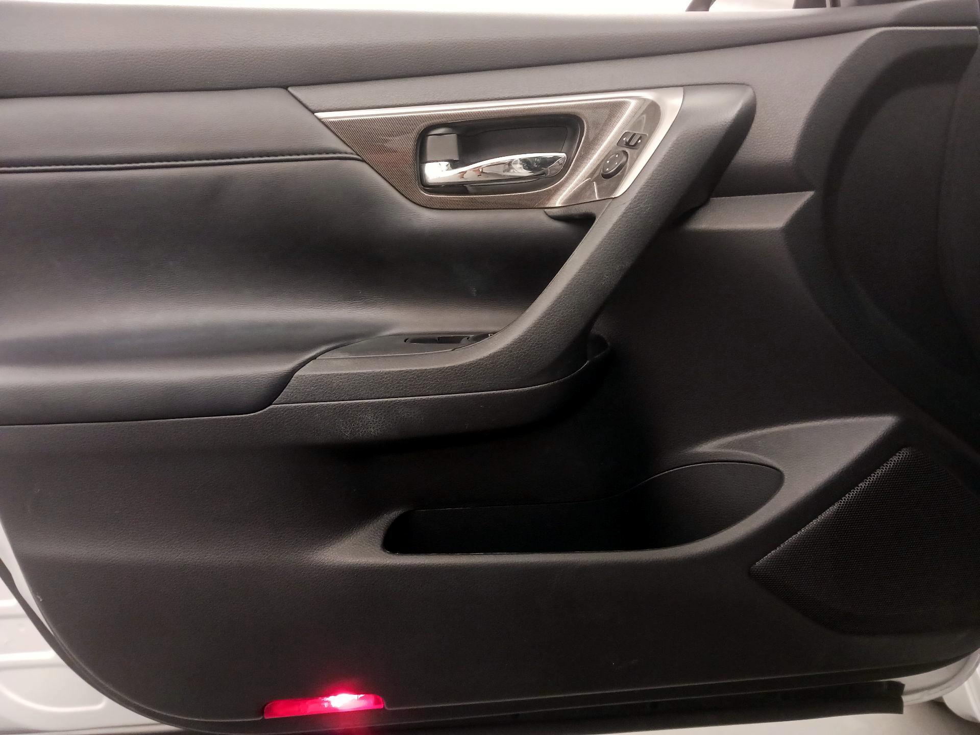 Thumbnail: 2014 Nissan Altima - 12