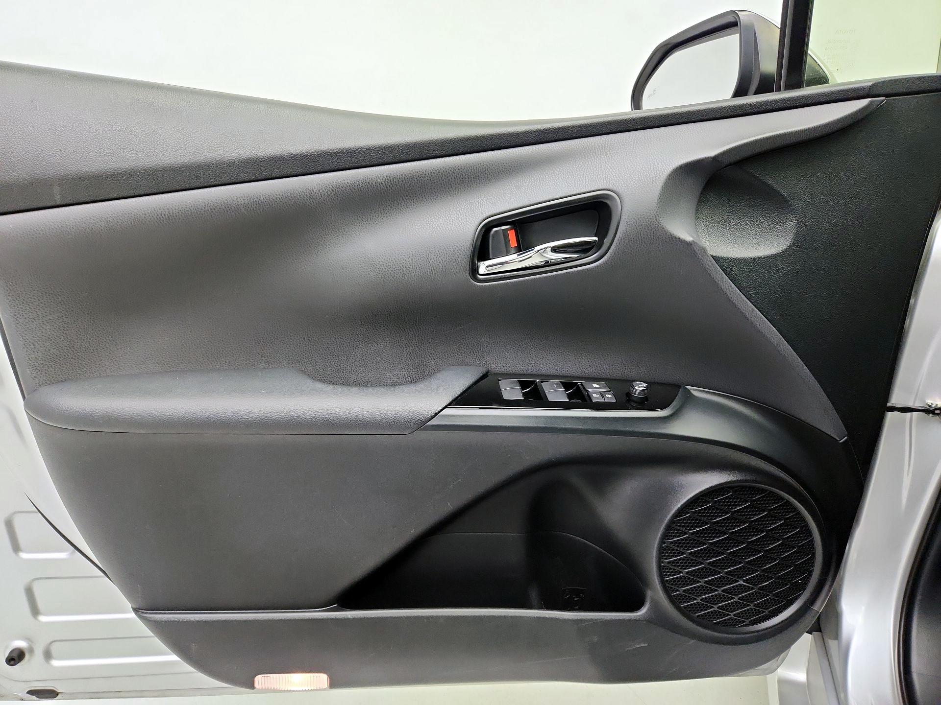 Thumbnail: 2021 Toyota Prius - 12