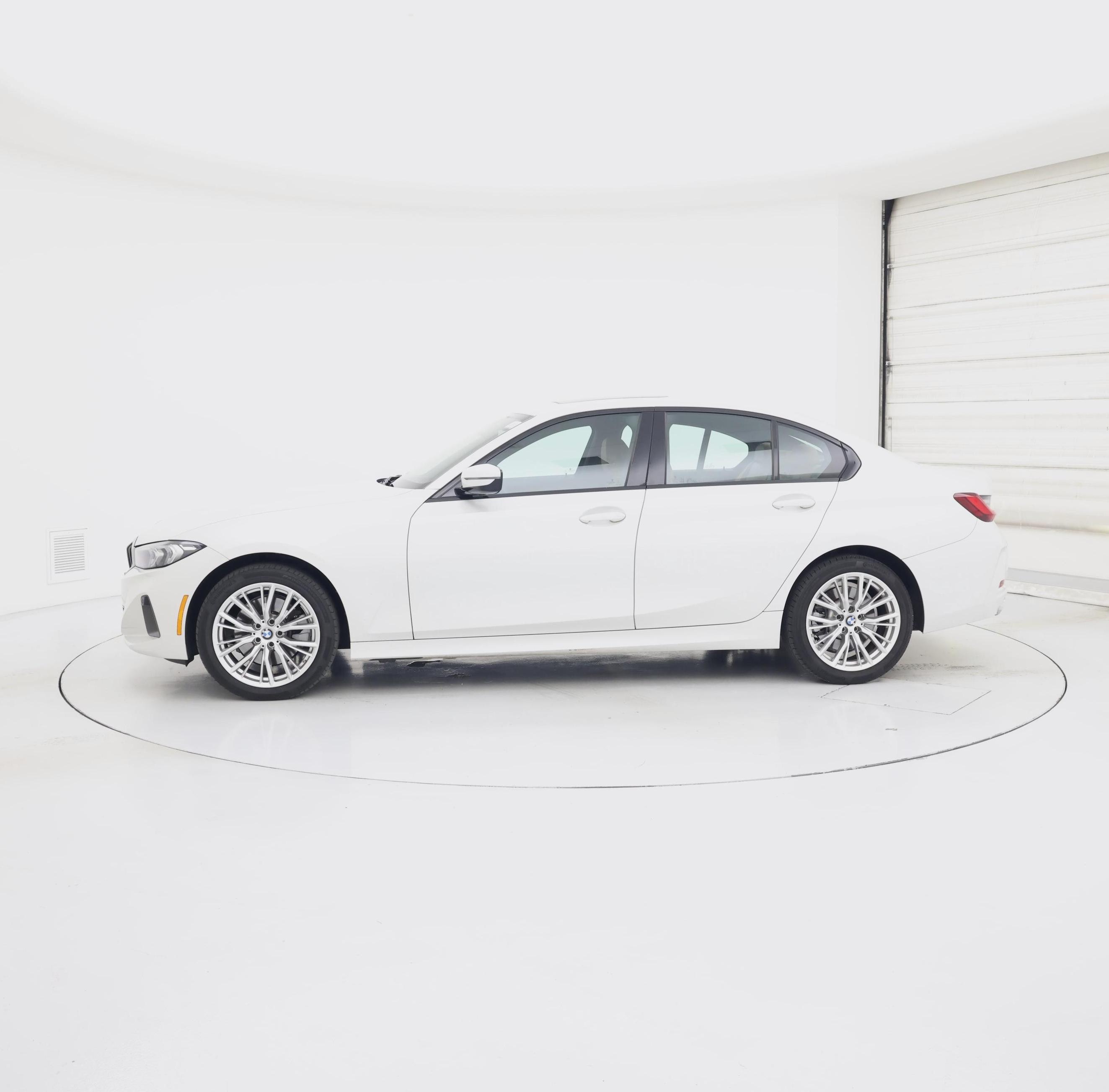 Thumbnail: 2023 BMW 3 Series - 3