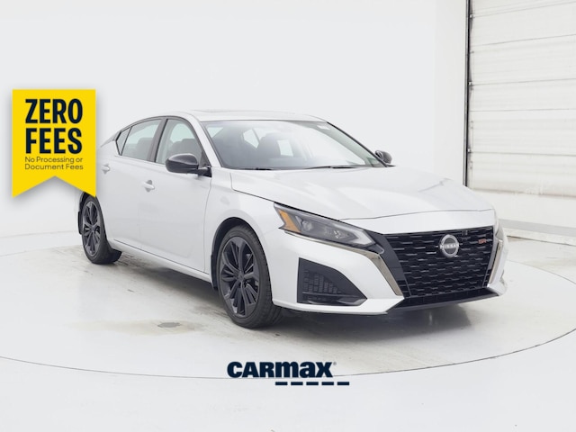 Silver 2023 Nissan Altima 2.5 SR FWD Sedan Front-Wheel Drive Automatic