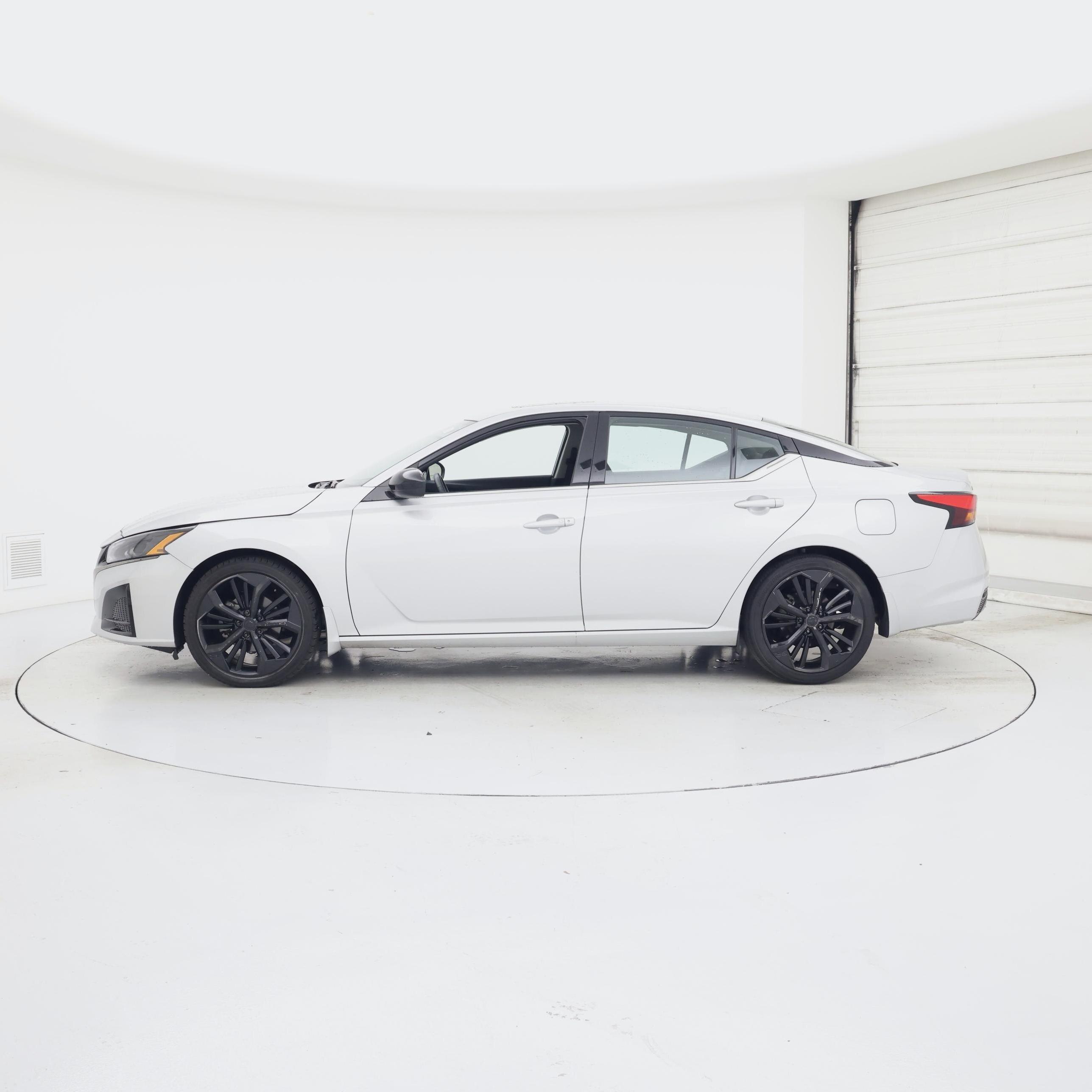 Thumbnail: 2023 Nissan Altima - 3