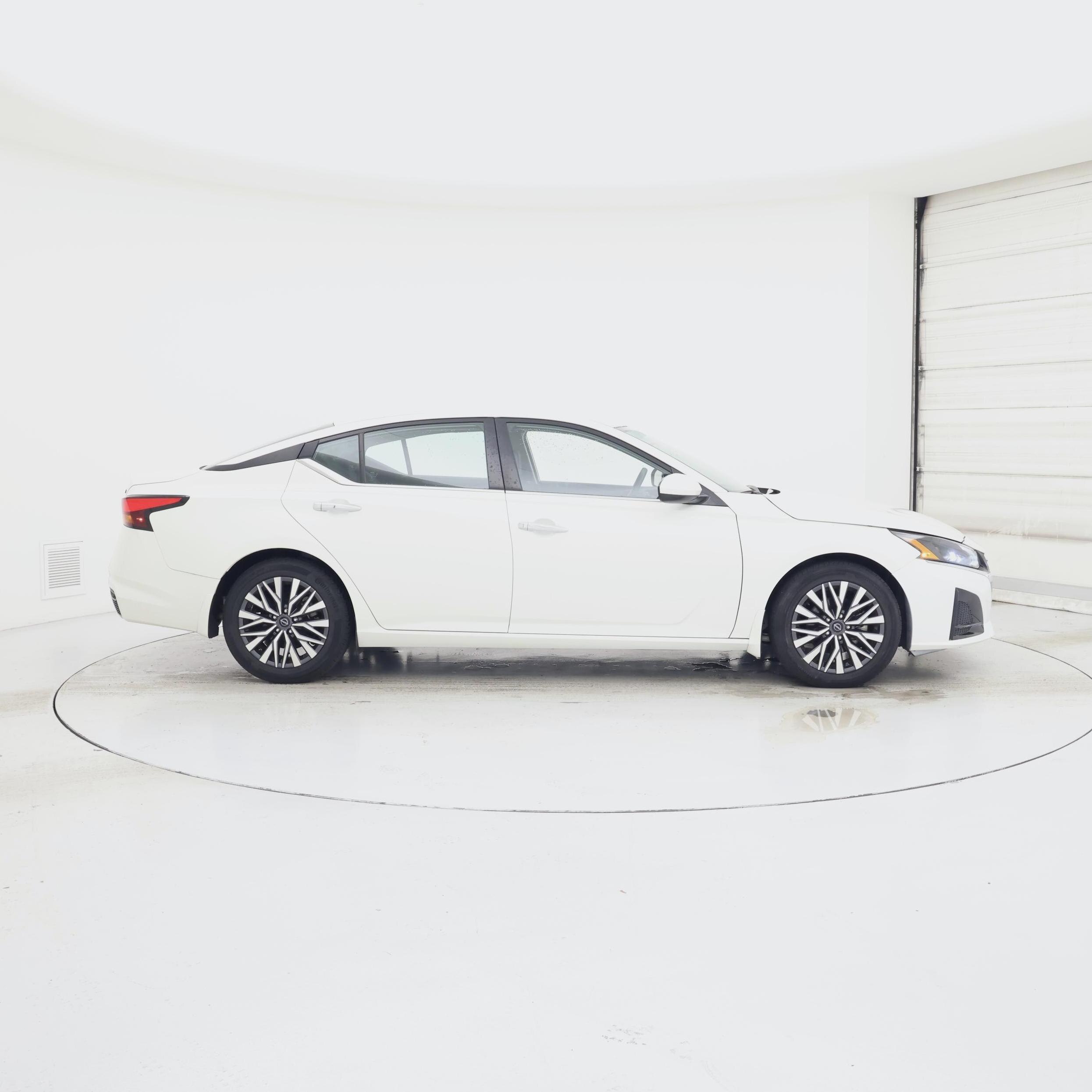 Thumbnail: 2023 Nissan Altima - 7
