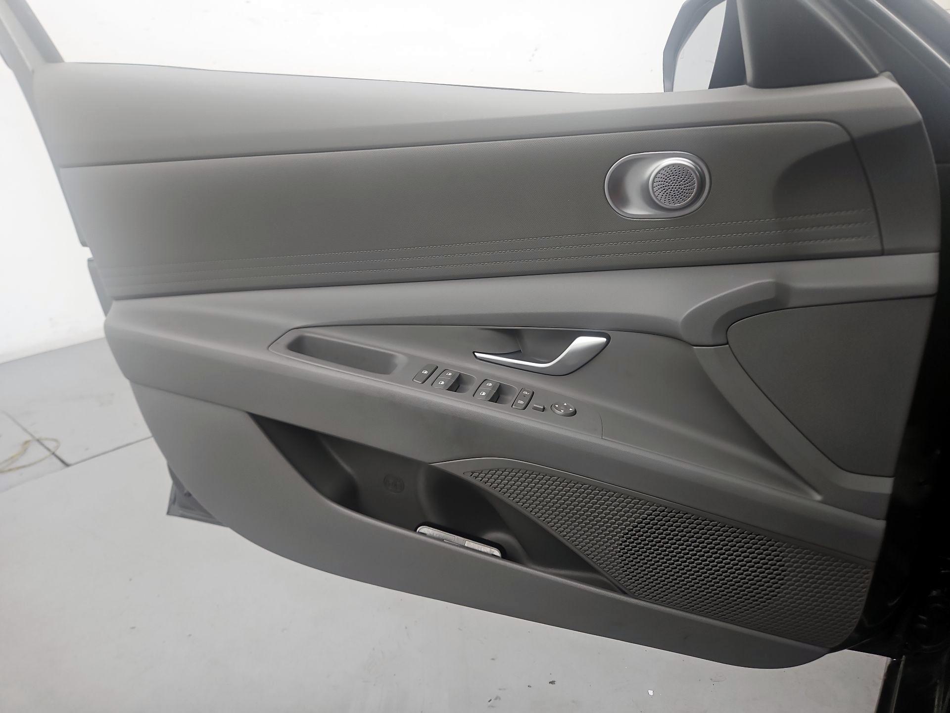 Thumbnail: 2024 Hyundai Elantra - 10