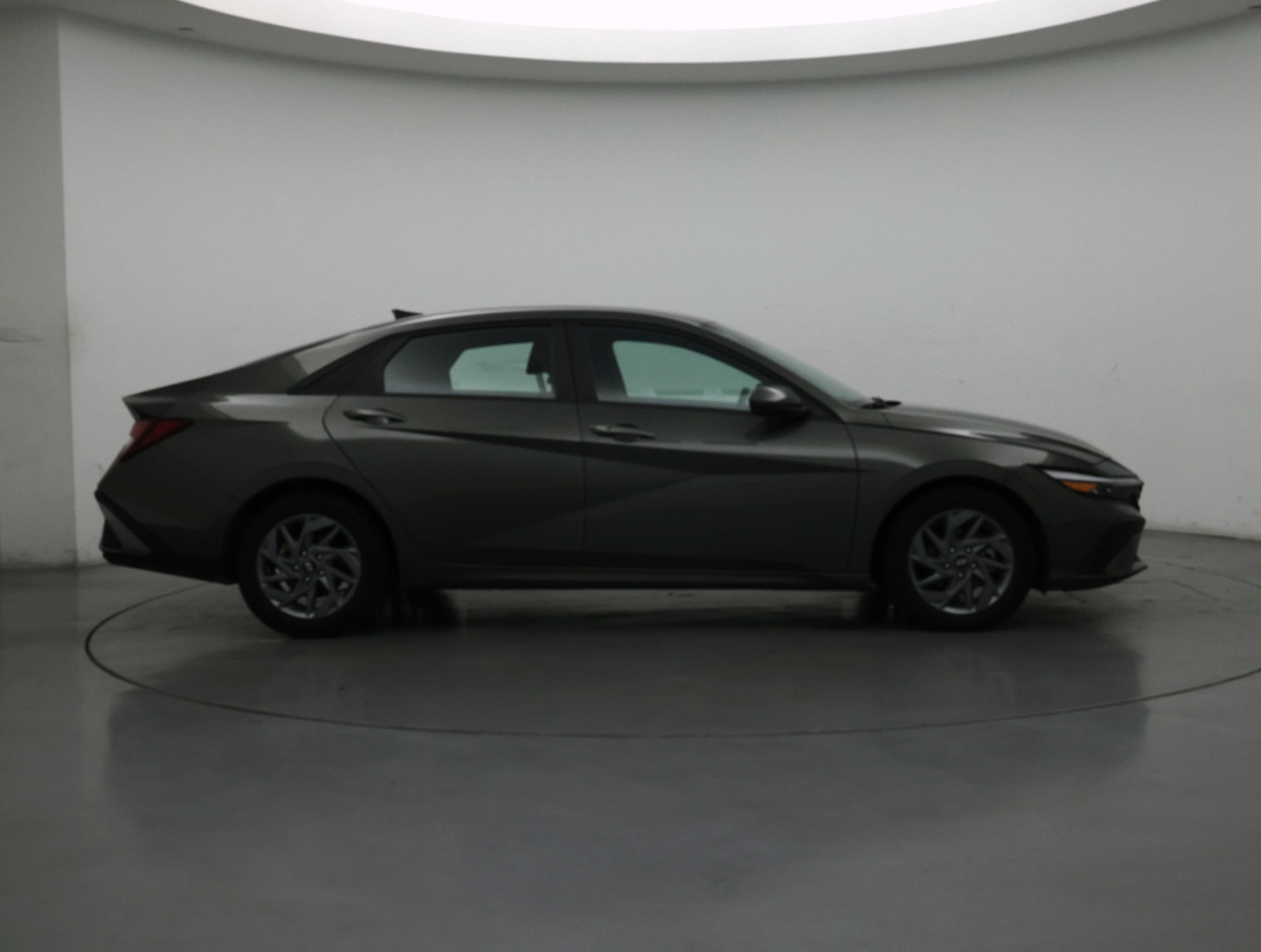 Thumbnail: 2024 Hyundai Elantra - 7