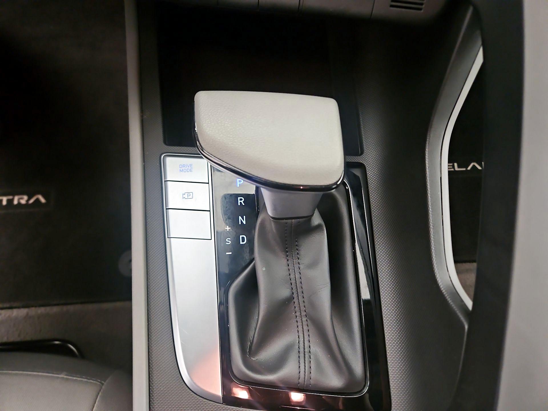 Thumbnail: 2023 Hyundai Elantra - 15