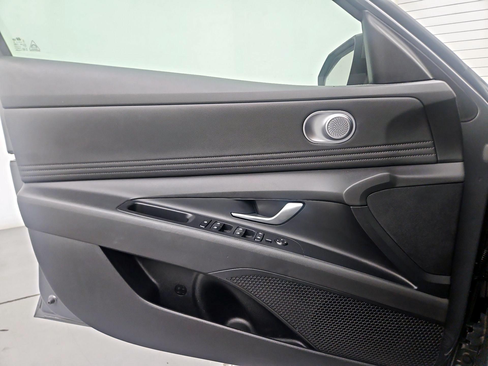 Thumbnail: 2024 Hyundai Elantra - 12