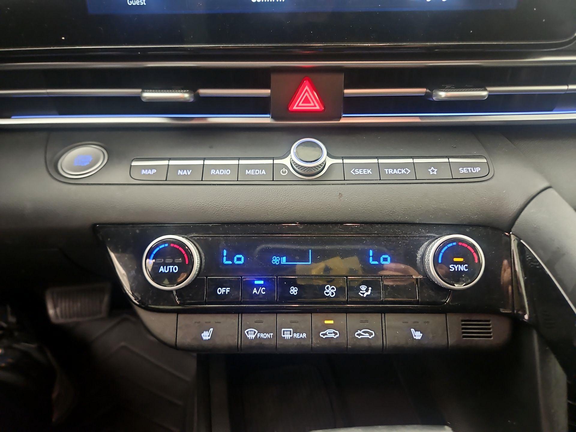 Thumbnail: 2024 Hyundai Elantra - 17
