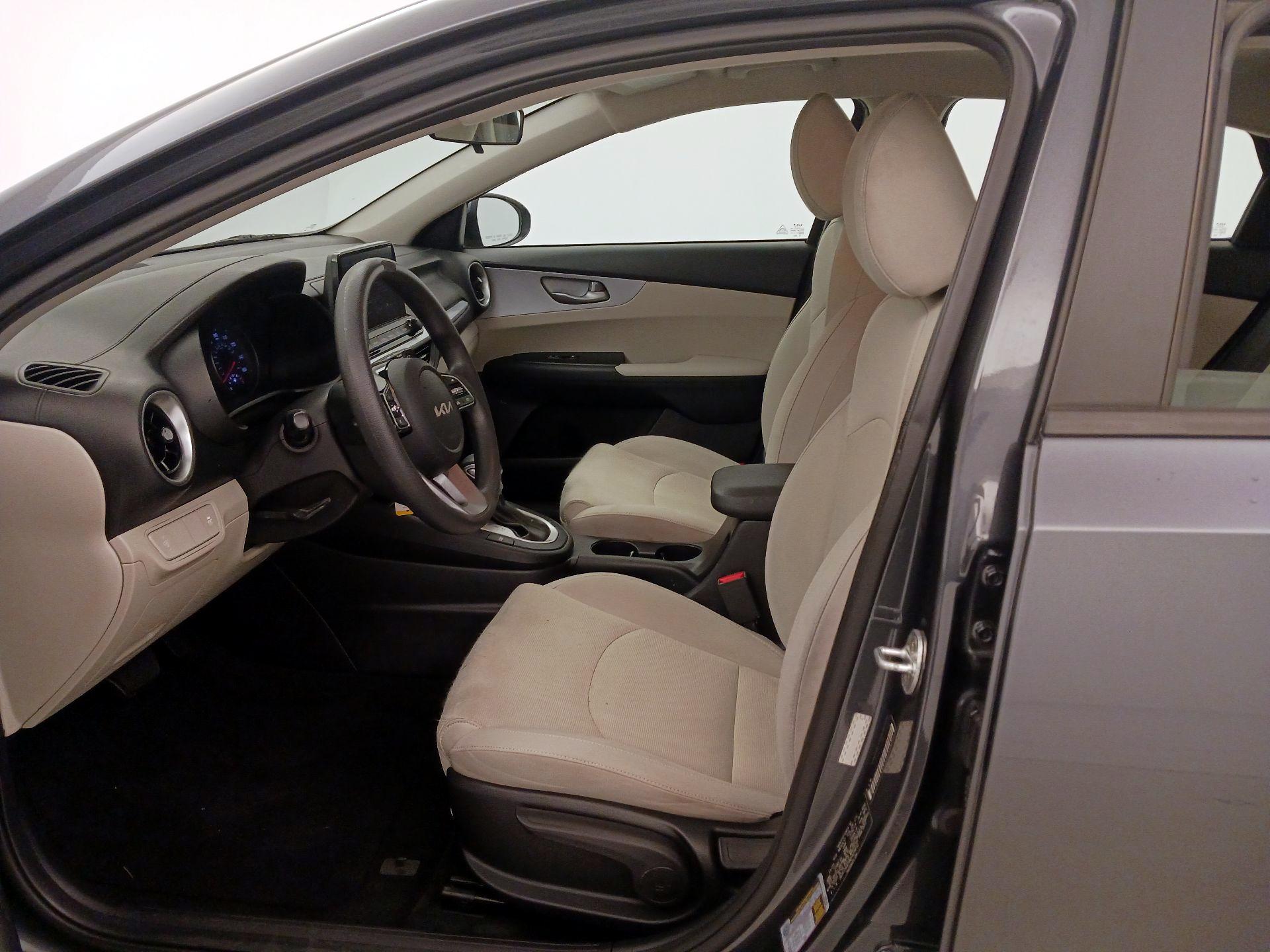 Thumbnail: 2022 Kia Forte - 11