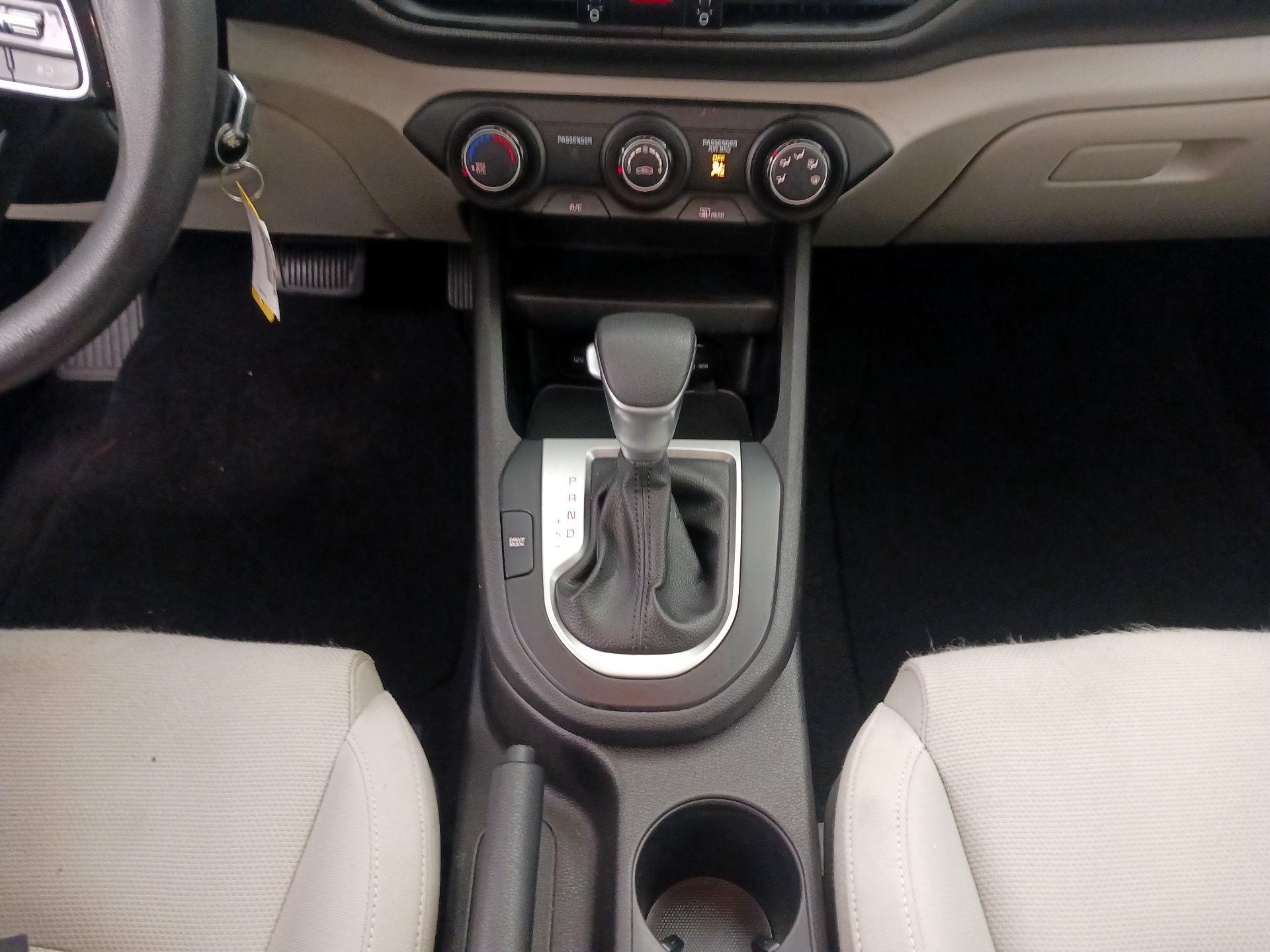 Thumbnail: 2022 Kia Forte - 17
