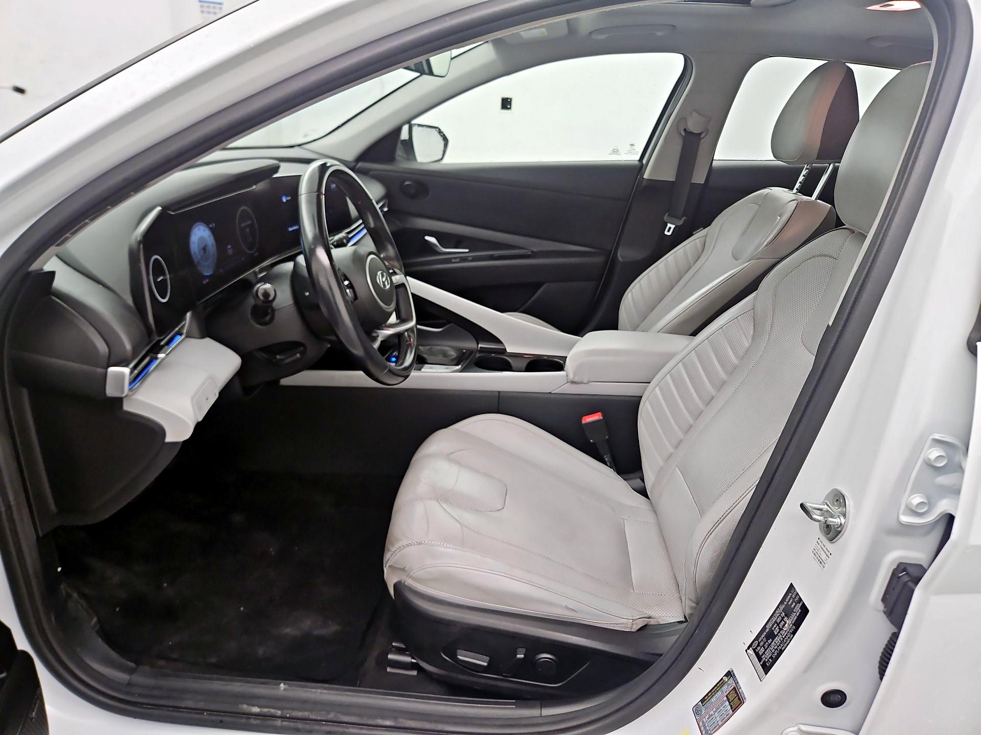 Thumbnail: 2022 Hyundai Elantra - 9