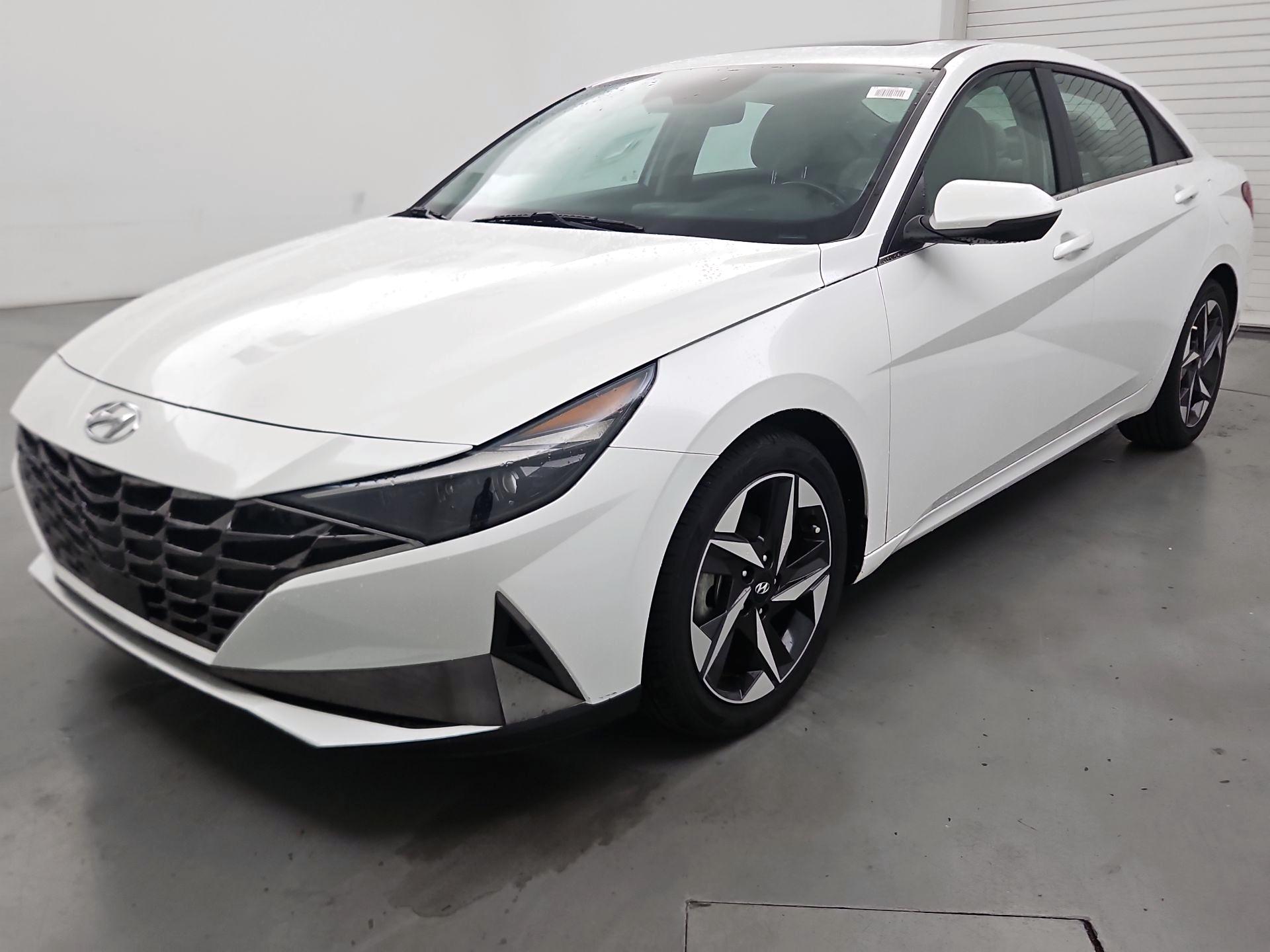 Thumbnail: 2022 Hyundai Elantra - 3