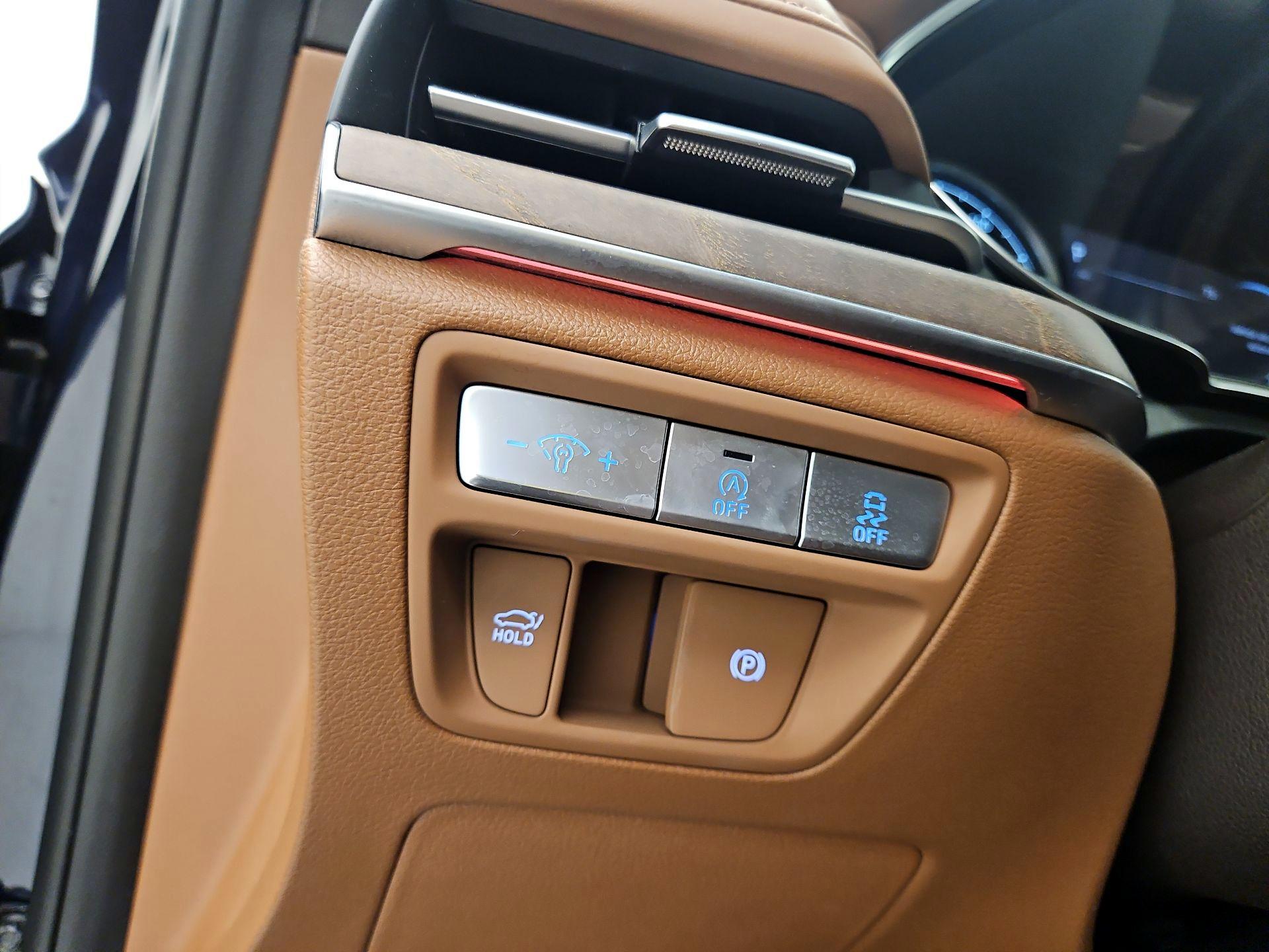 Thumbnail: 2024 Genesis G80 - 13