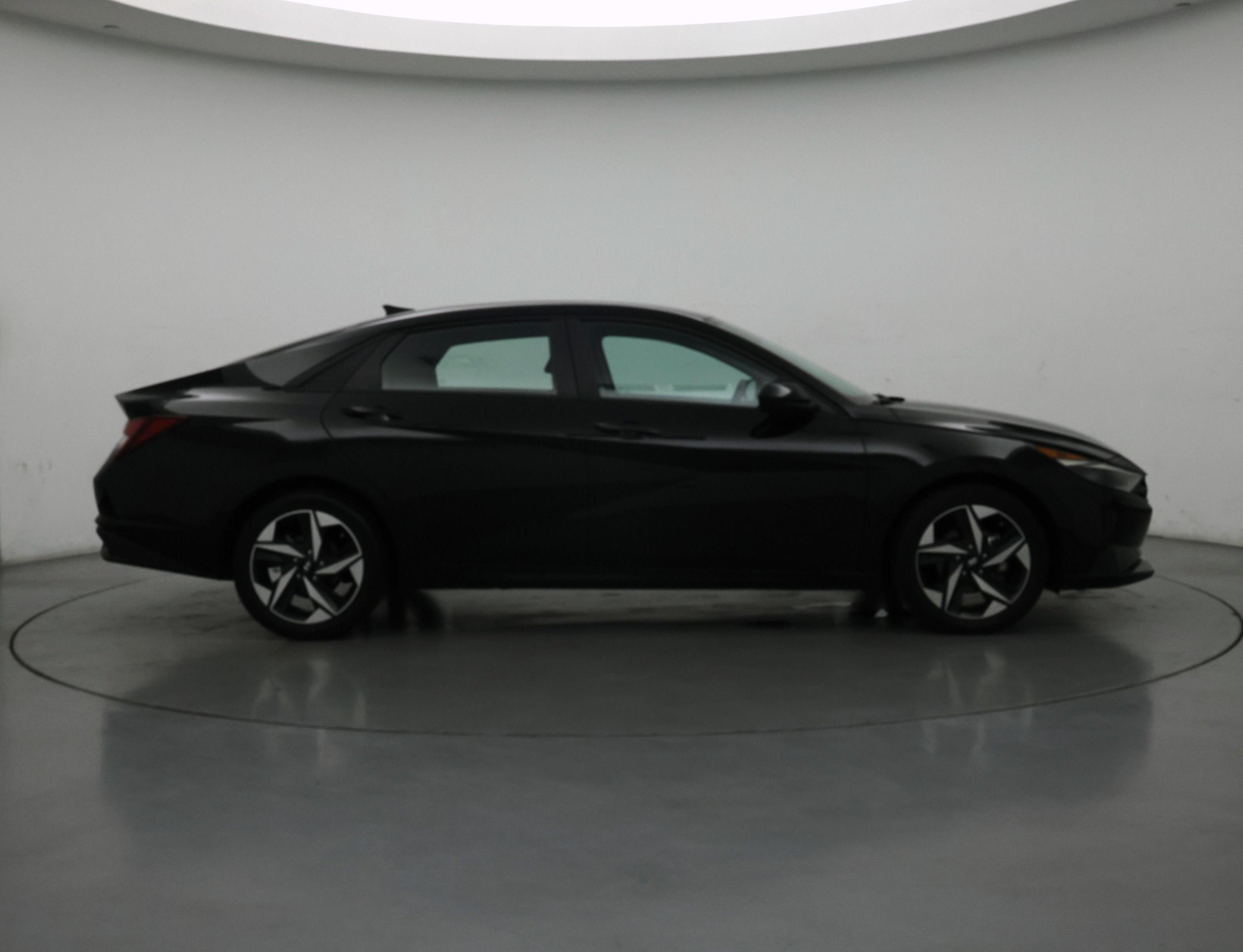 Thumbnail: 2023 Hyundai Elantra - 7