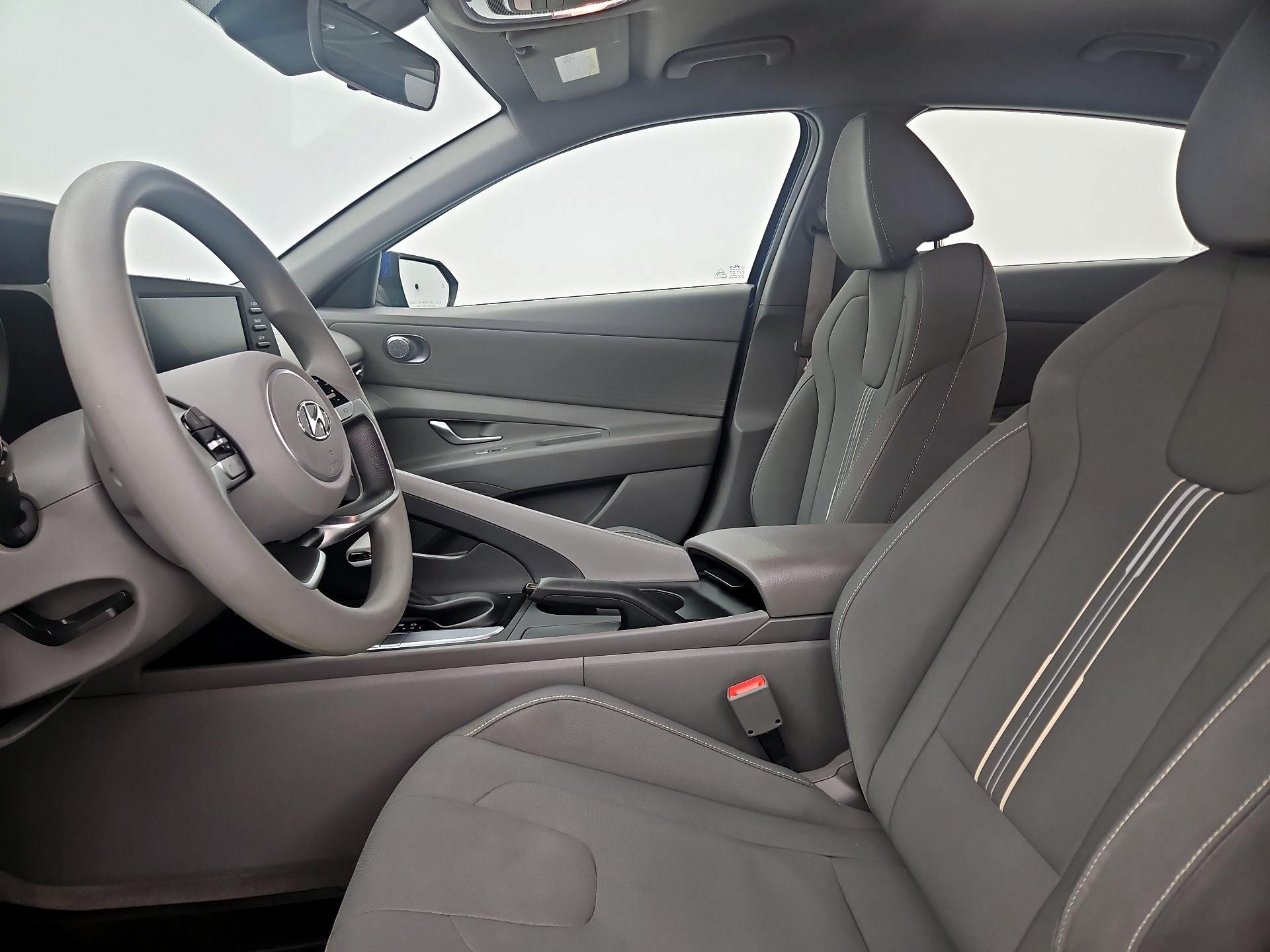 Thumbnail: 2023 Hyundai Elantra - 9